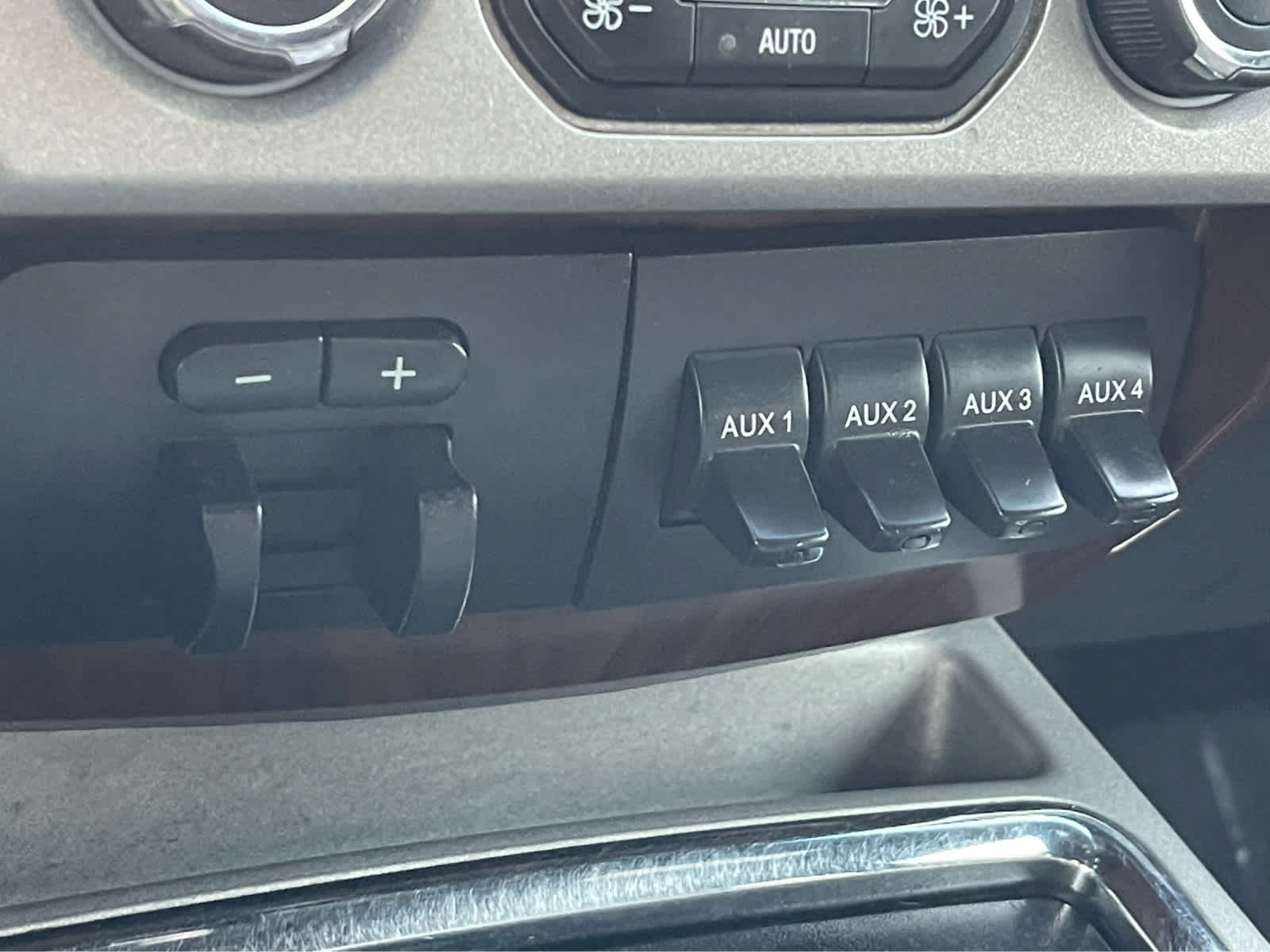 Thumbnail: 2015 Ford F-350 - 16