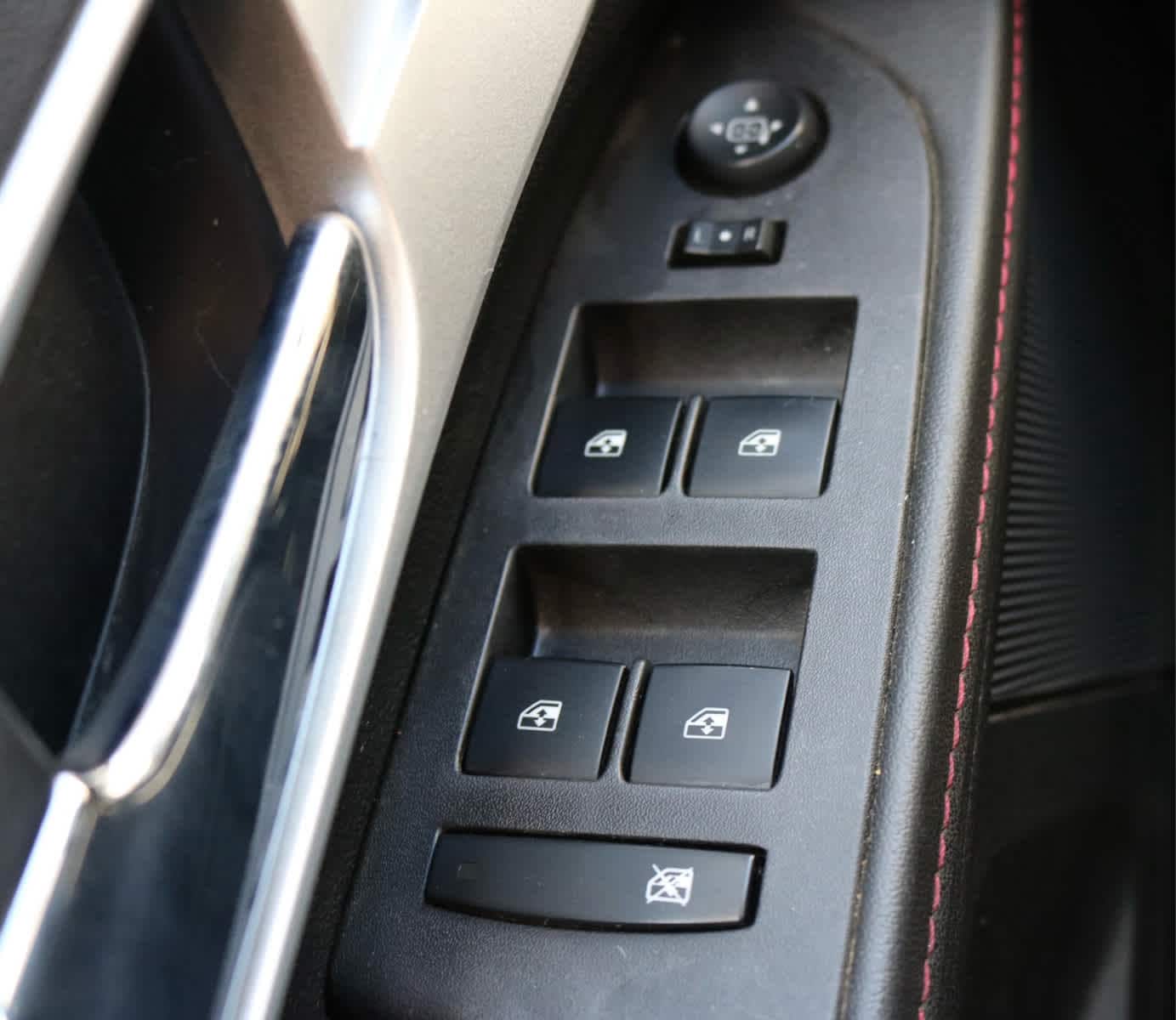 Thumbnail: 2012 Chevrolet Equinox - 20