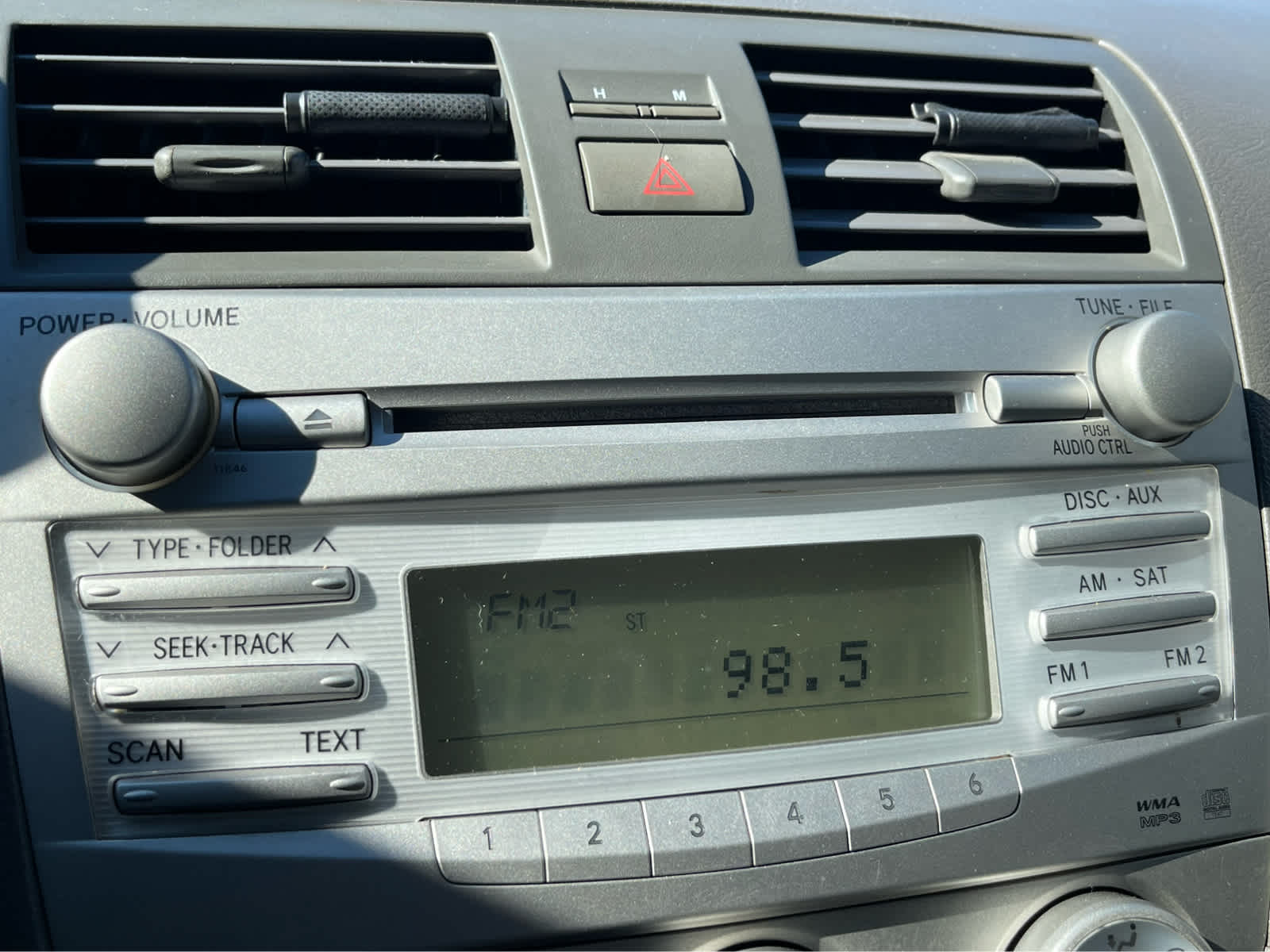 Thumbnail: 2010 Toyota Camry - 14