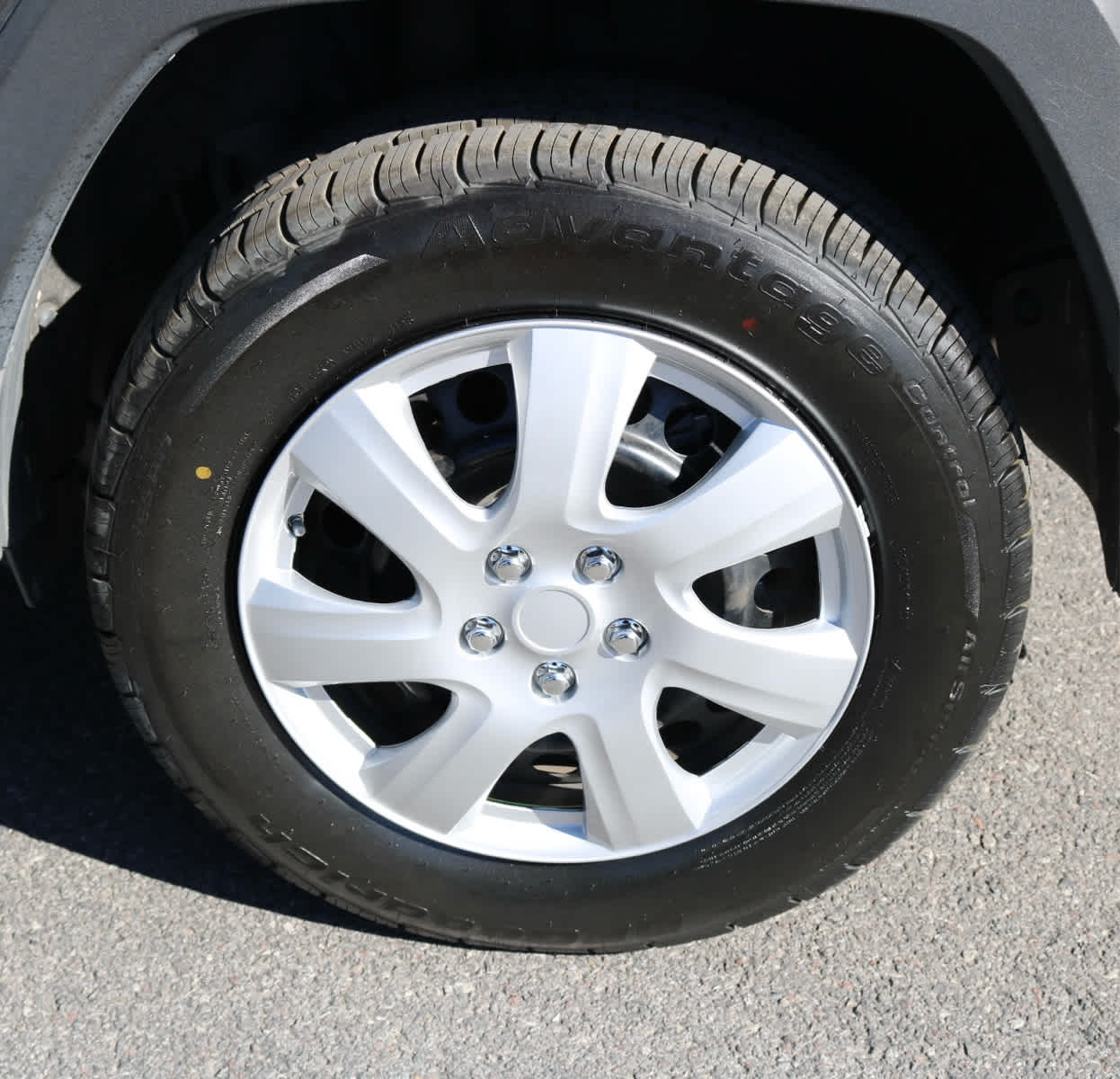 Thumbnail: 2021 Toyota RAV4 - 11