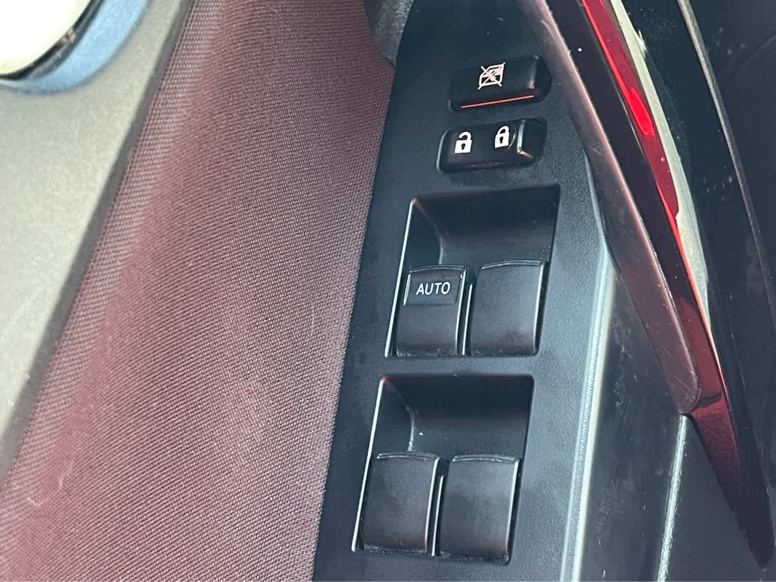 Thumbnail: 2018 Toyota Corolla iM - 18