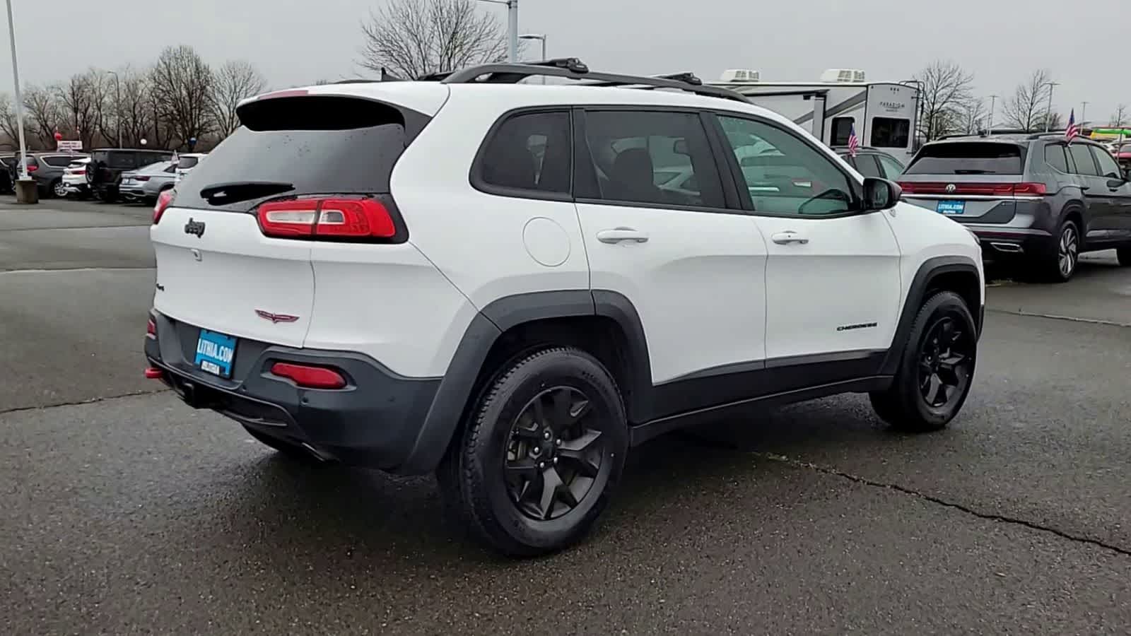 Thumbnail: 2016 Jeep Cherokee - 8