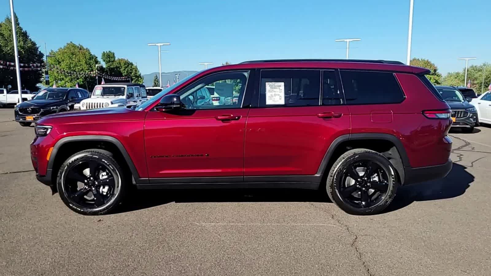 Thumbnail: 2025 Jeep Grand Cherokee - 5