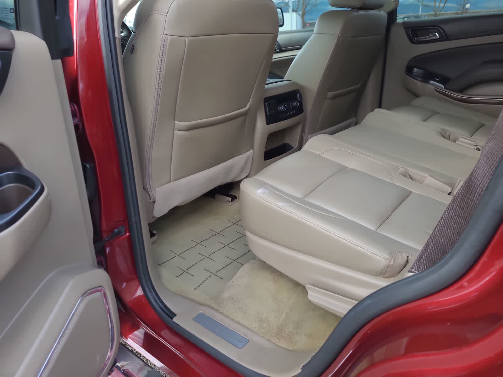 Thumbnail: 2017 Chevrolet Tahoe - 20