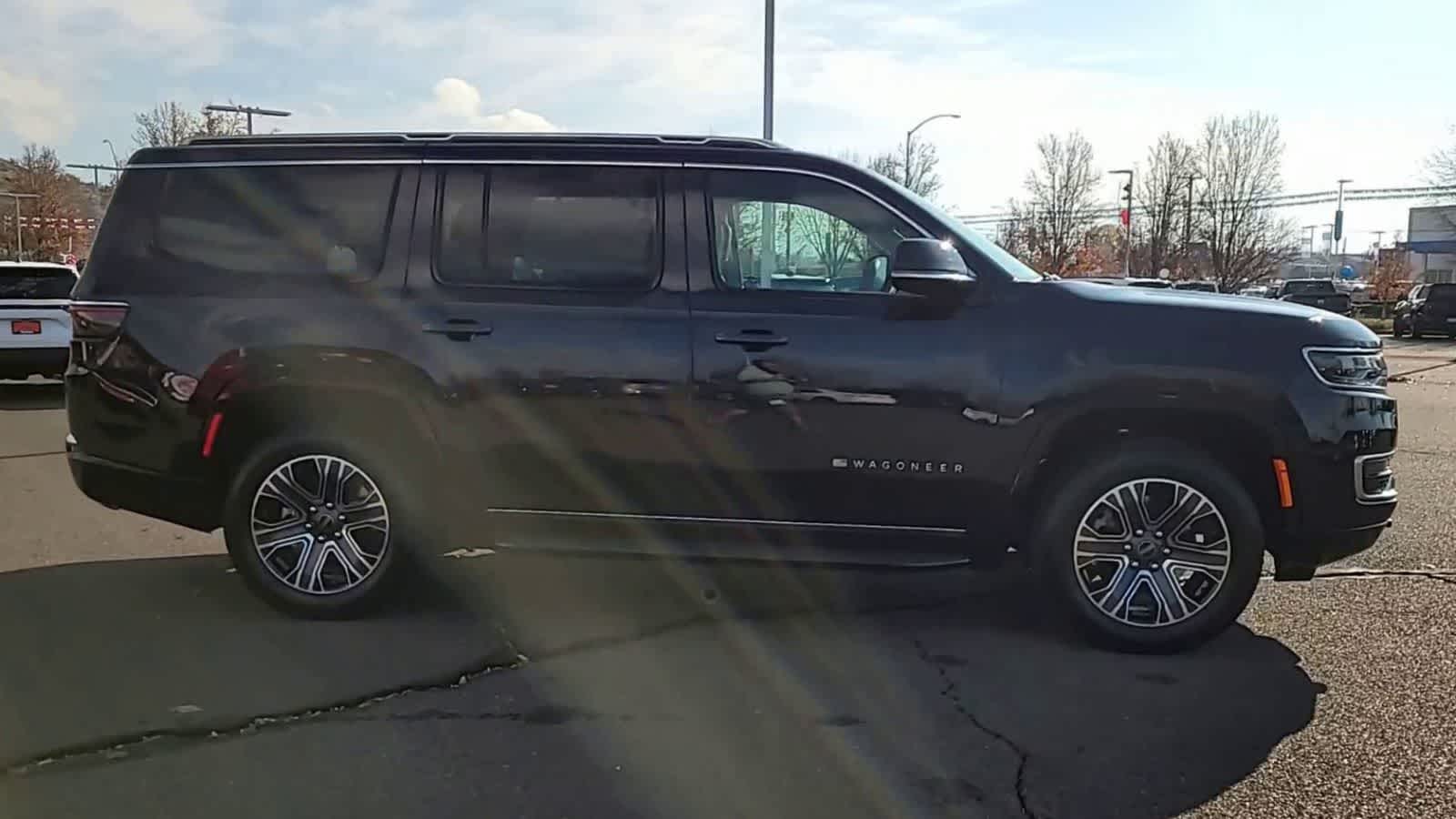 Thumbnail: 2025 Jeep Wagoneer - 9