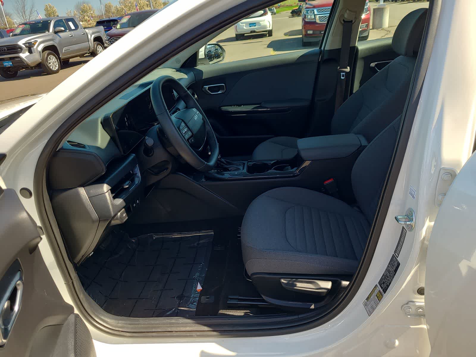 Thumbnail: 2025 Kia K4 - 19