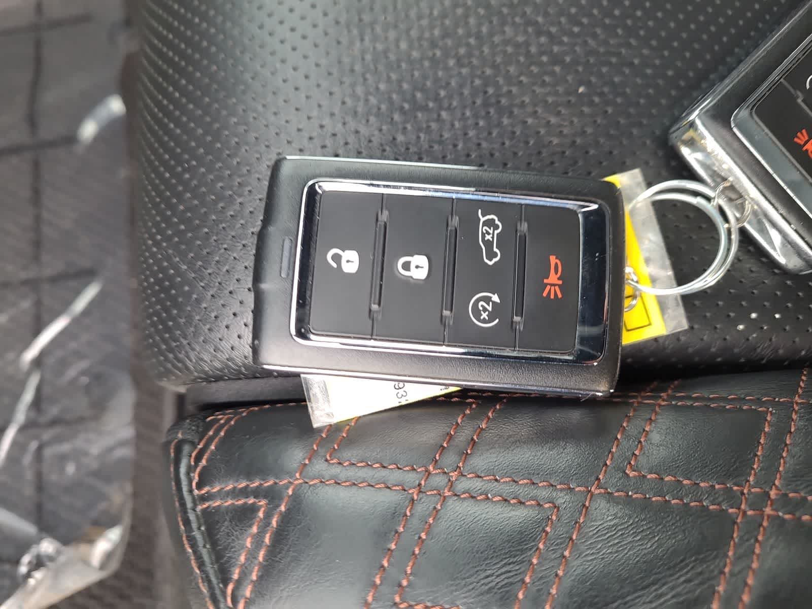 Thumbnail: 2023 Jeep Grand Cherokee - 28