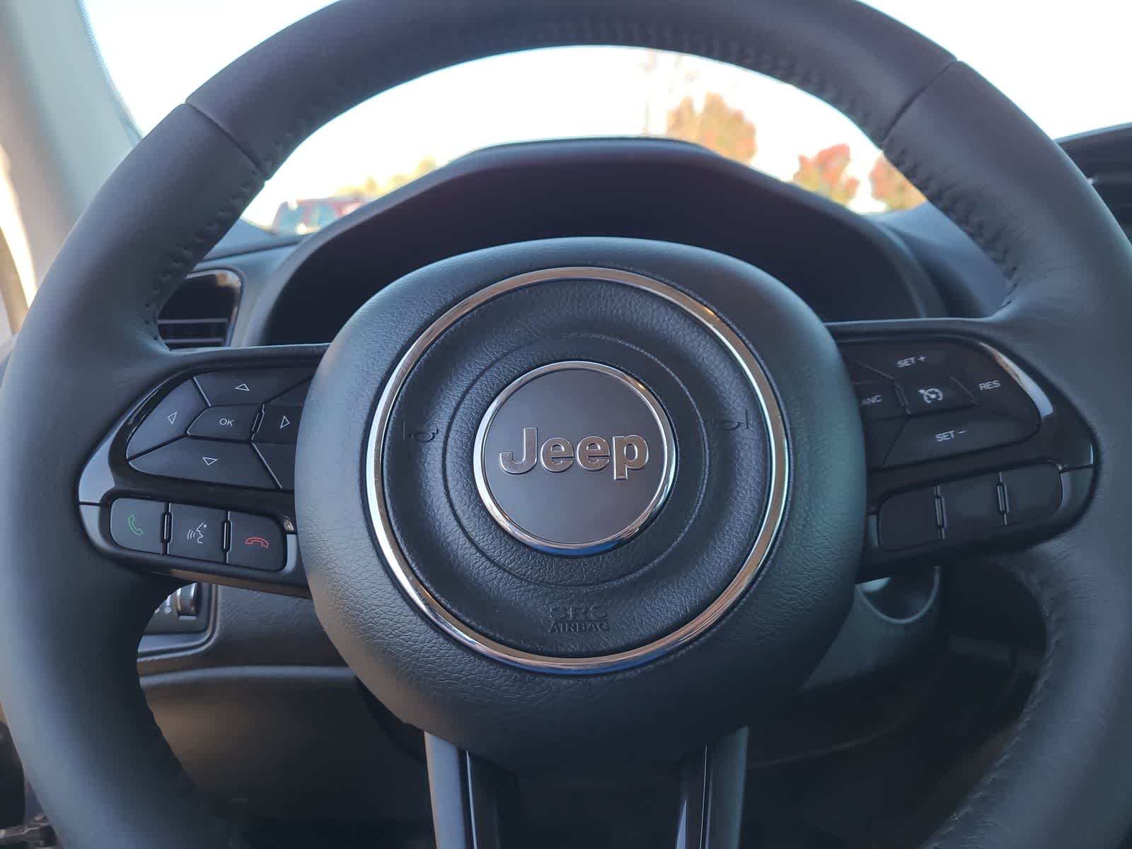 Thumbnail: 2020 Jeep Renegade - 23