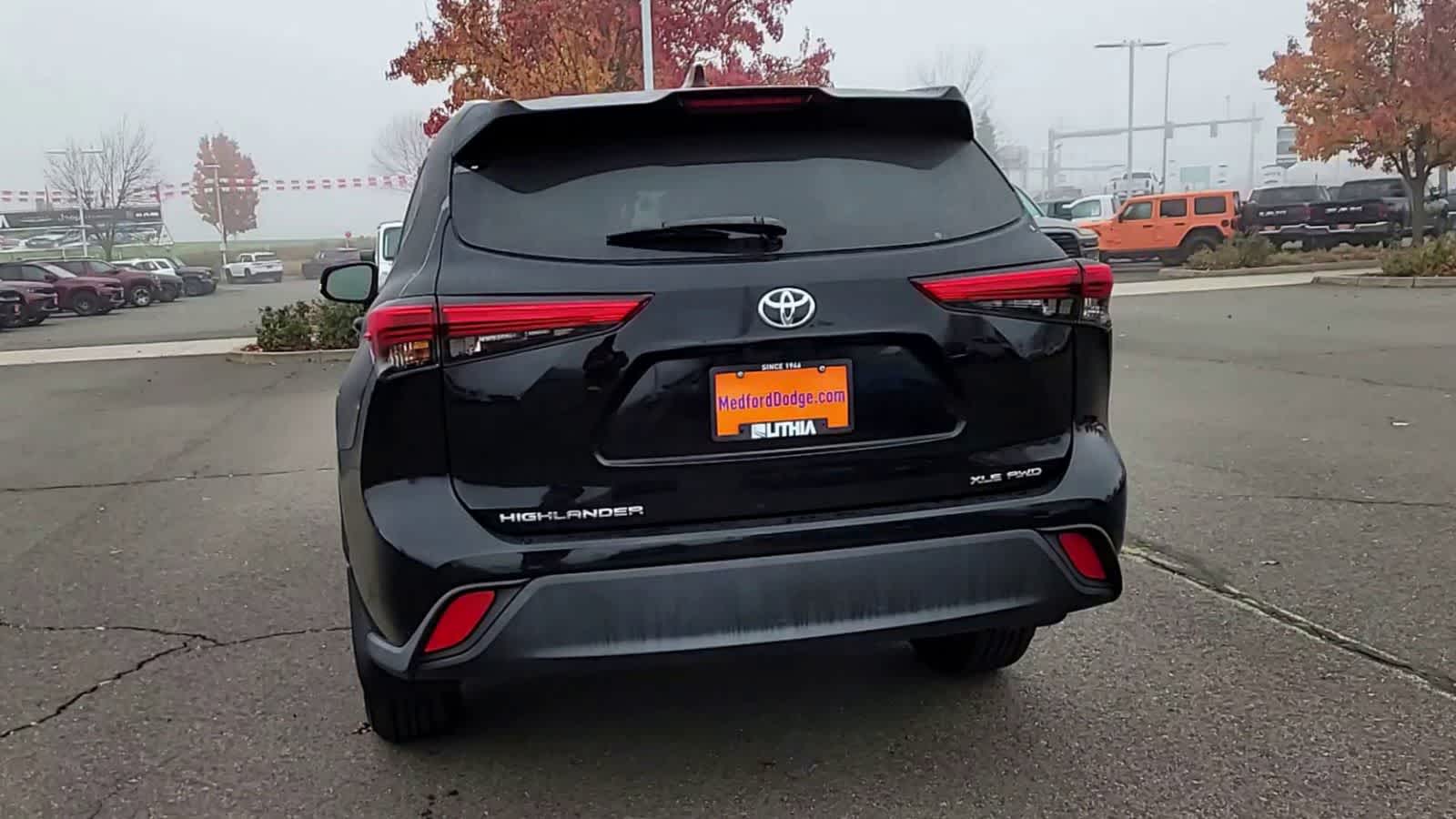 Thumbnail: 2023 Toyota Highlander - 7