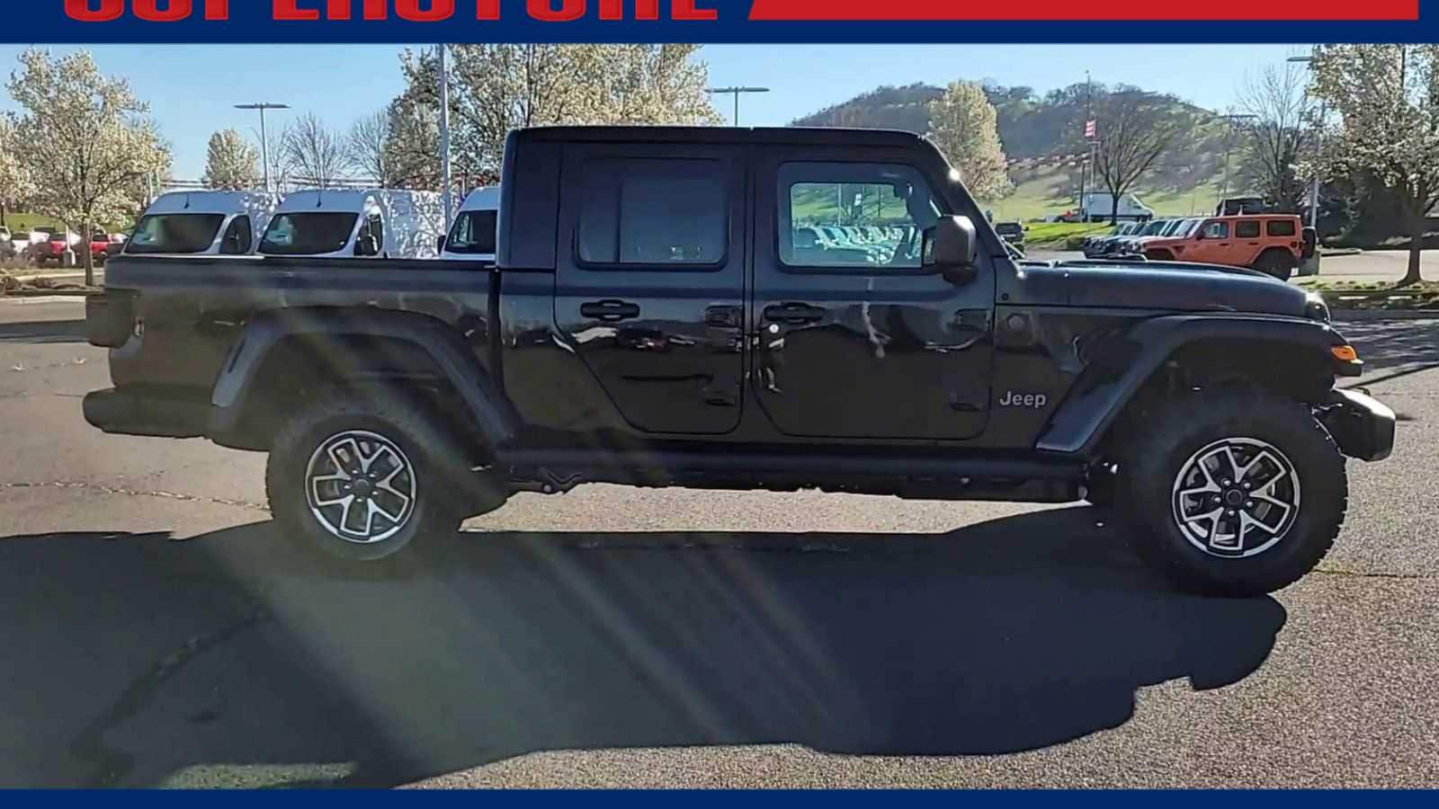 Thumbnail: 2026 Jeep Gladiator - 9
