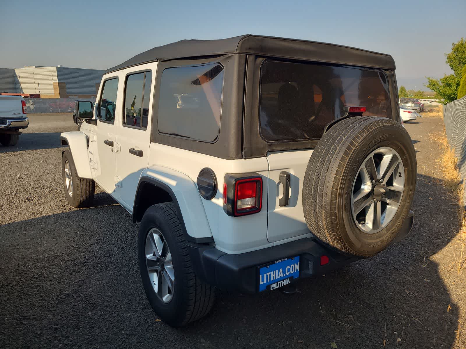 2023 Jeep Wrangler Sahara photo 3