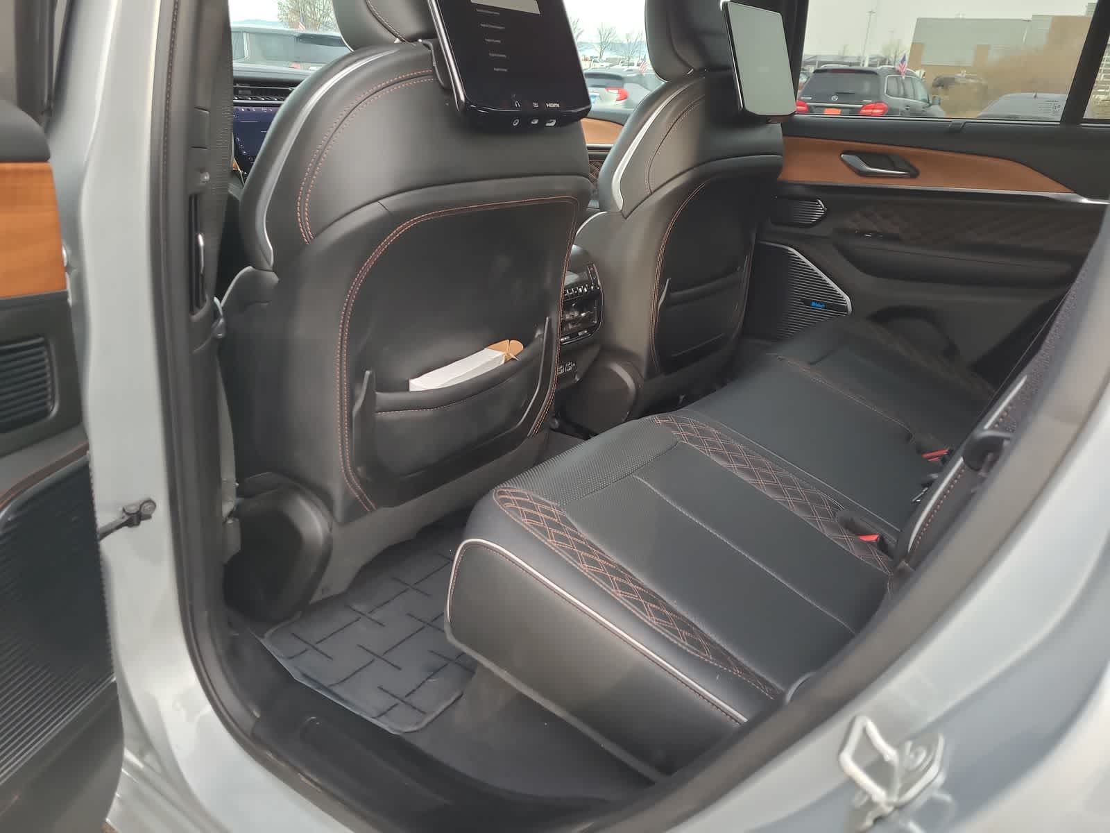 Thumbnail: 2023 Jeep Grand Cherokee - 20