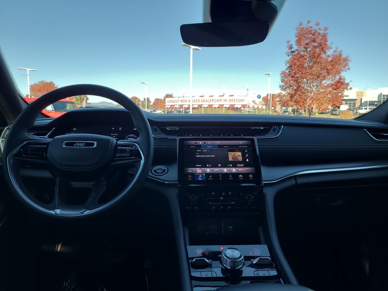 Thumbnail: 2023 Jeep Grand Cherokee - 18