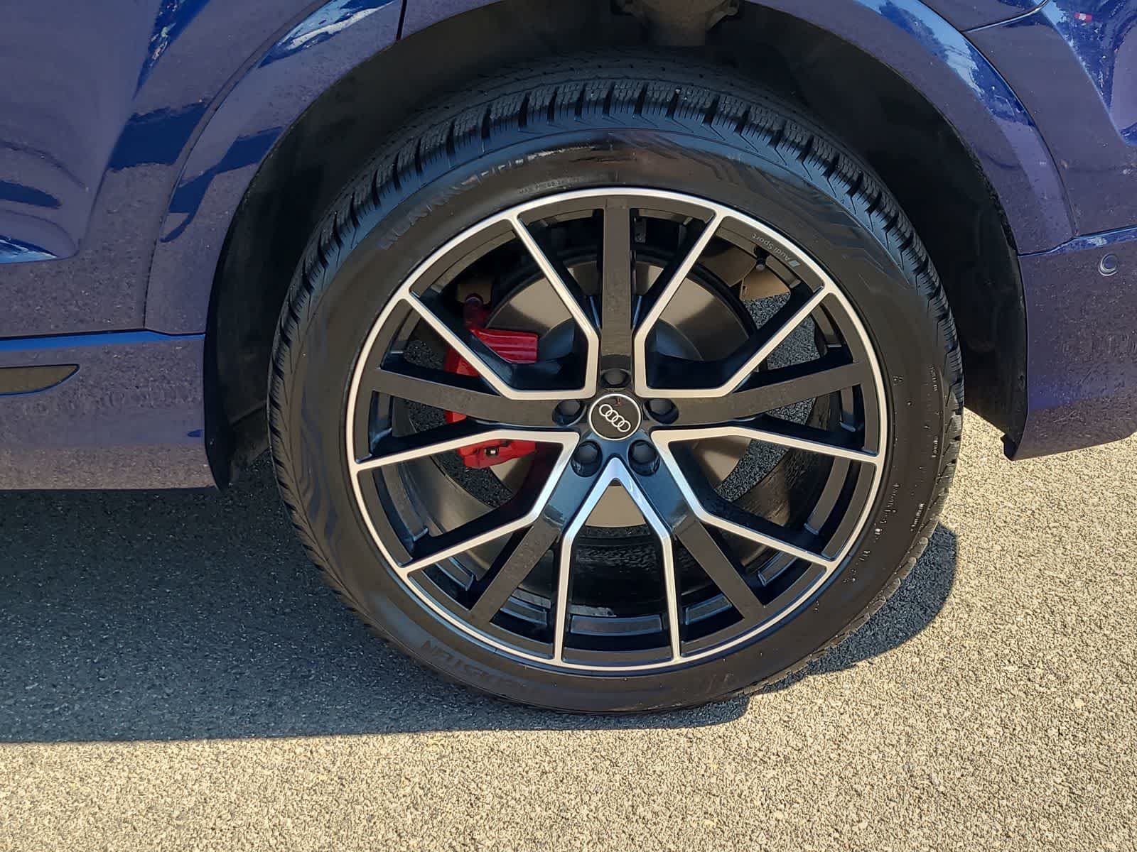 Thumbnail: 2021 Audi Q8 - 16