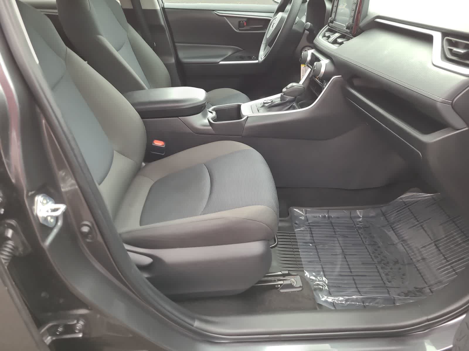 Thumbnail: 2022 Toyota RAV4 - 22