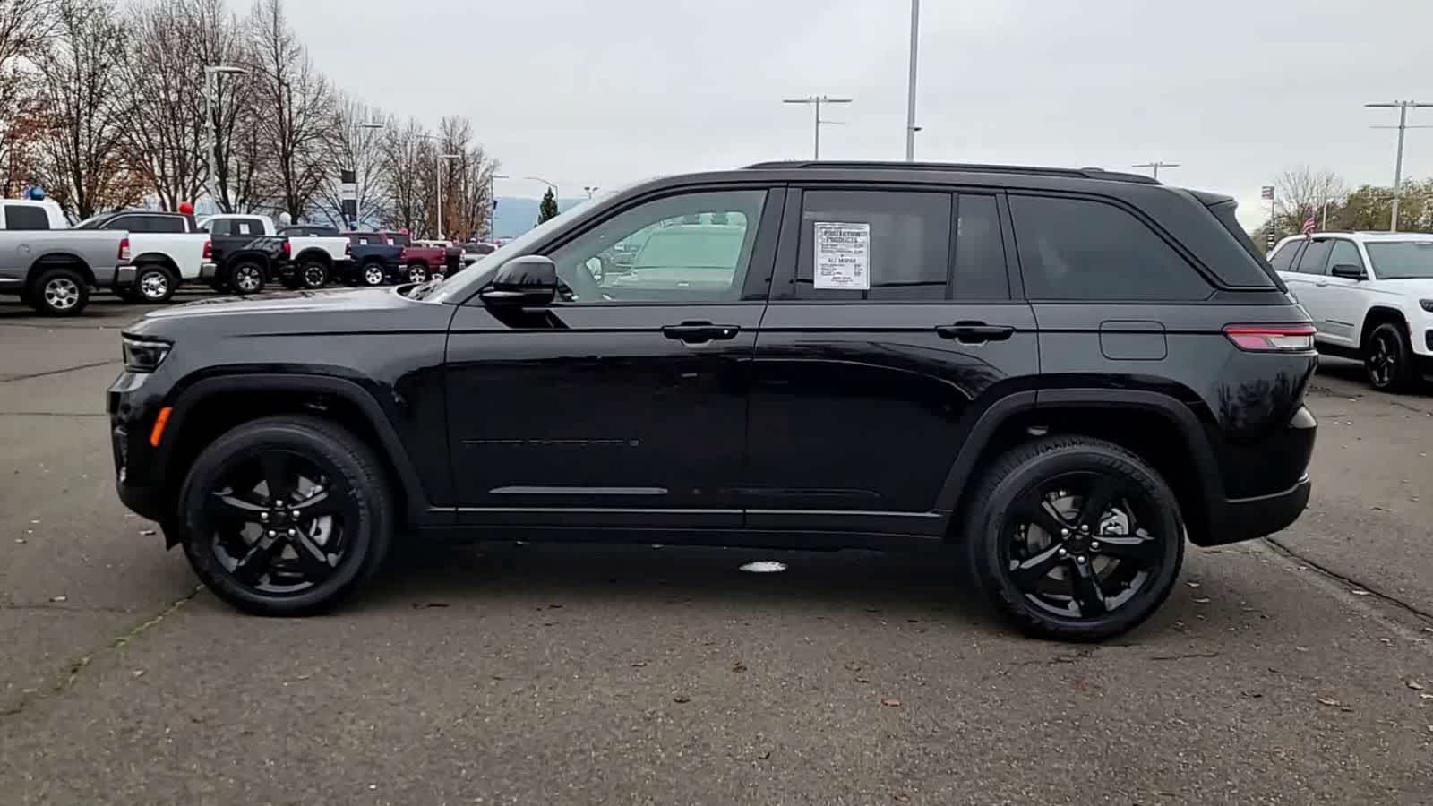 Thumbnail: 2025 Jeep Grand Cherokee - 5