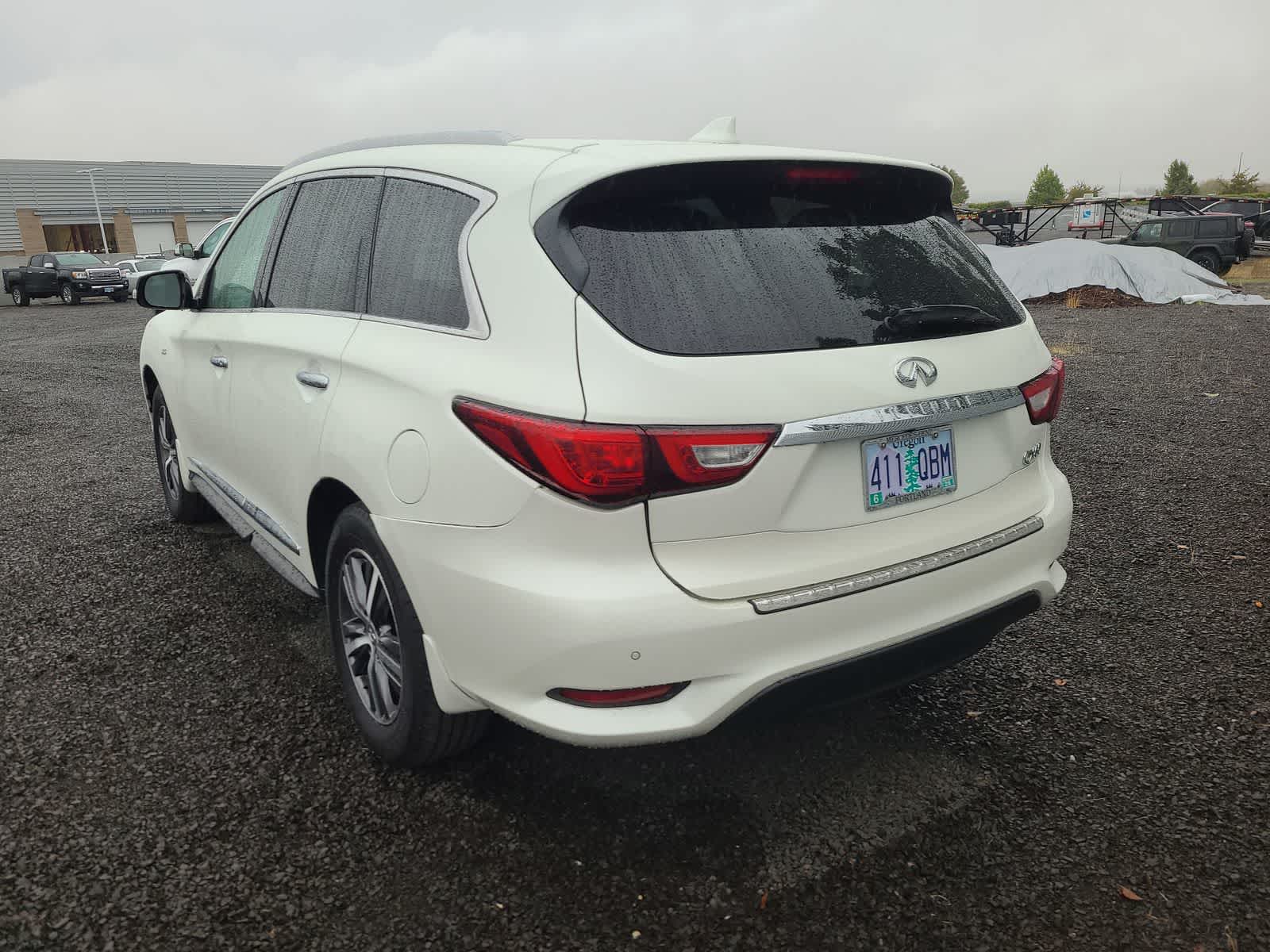 2017 Infiniti QX60 Premium Plus photo 2