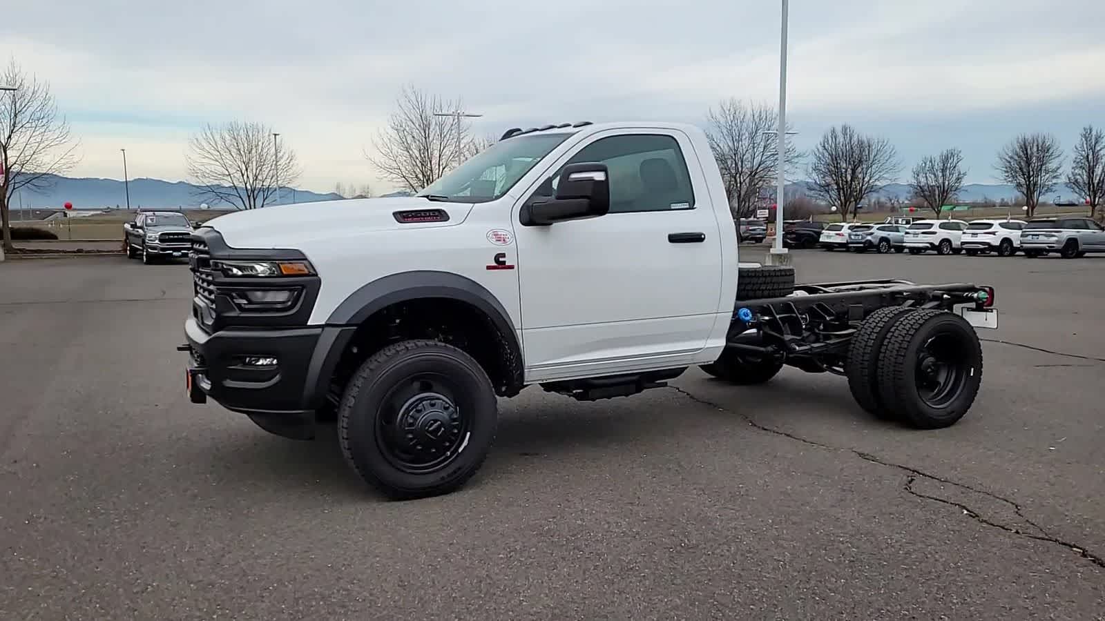 2025 Ram 5500 Chassis Cab TRADESMAN REGULAR 4X4 60' CA Pickup
