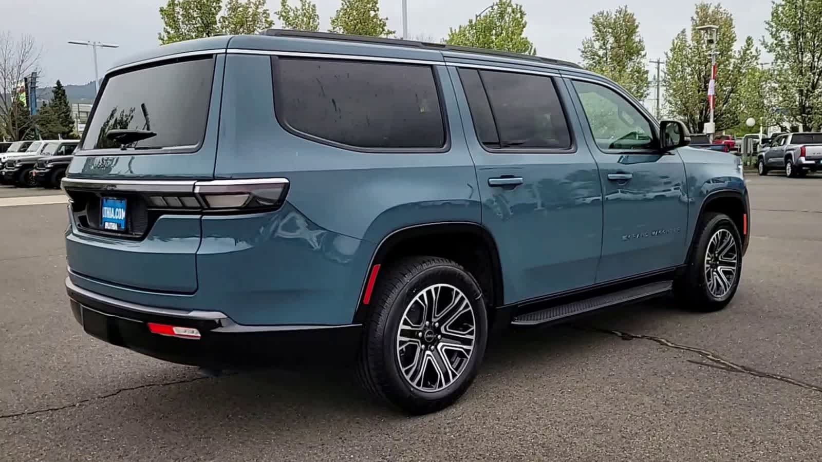 Thumbnail: 2026 Jeep Grand Wagoneer - 8