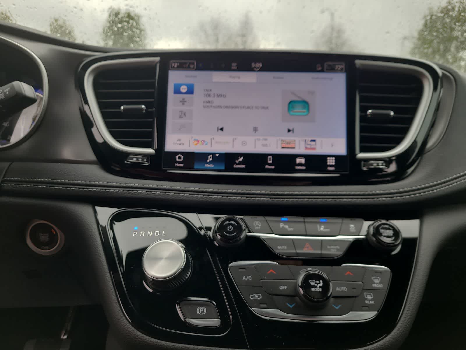 Thumbnail: 2026 Chrysler Pacifica - 24