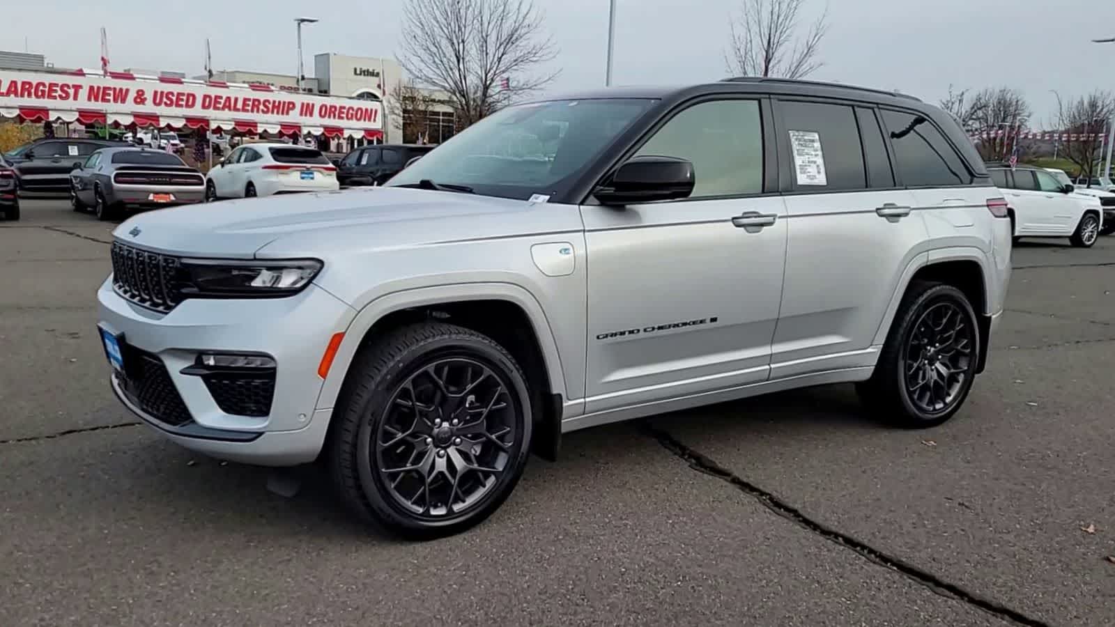 Thumbnail: 2023 Jeep Grand Cherokee - 4