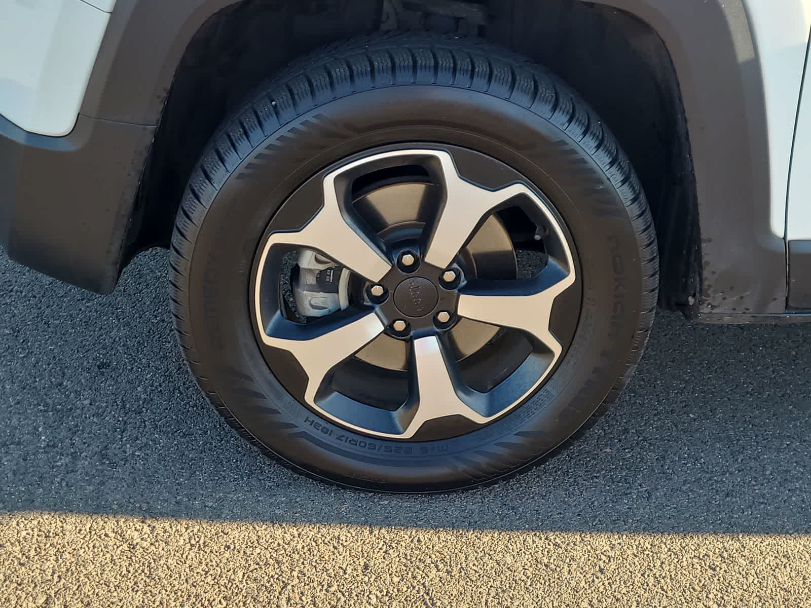 Thumbnail: 2020 Jeep Renegade - 16