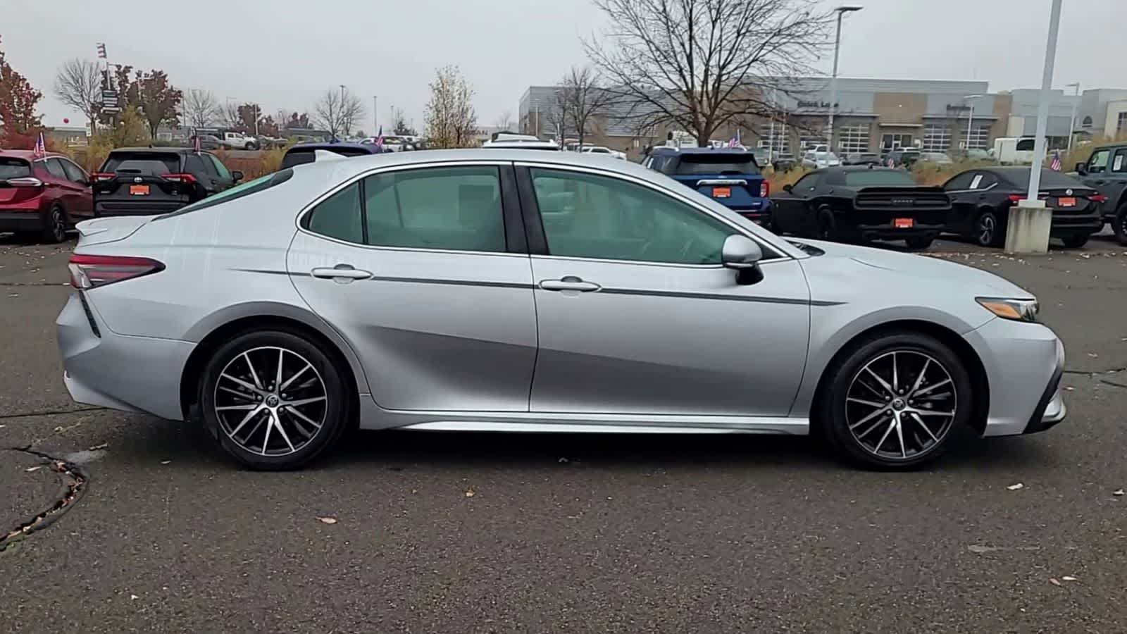 Thumbnail: 2022 Toyota Camry - 9