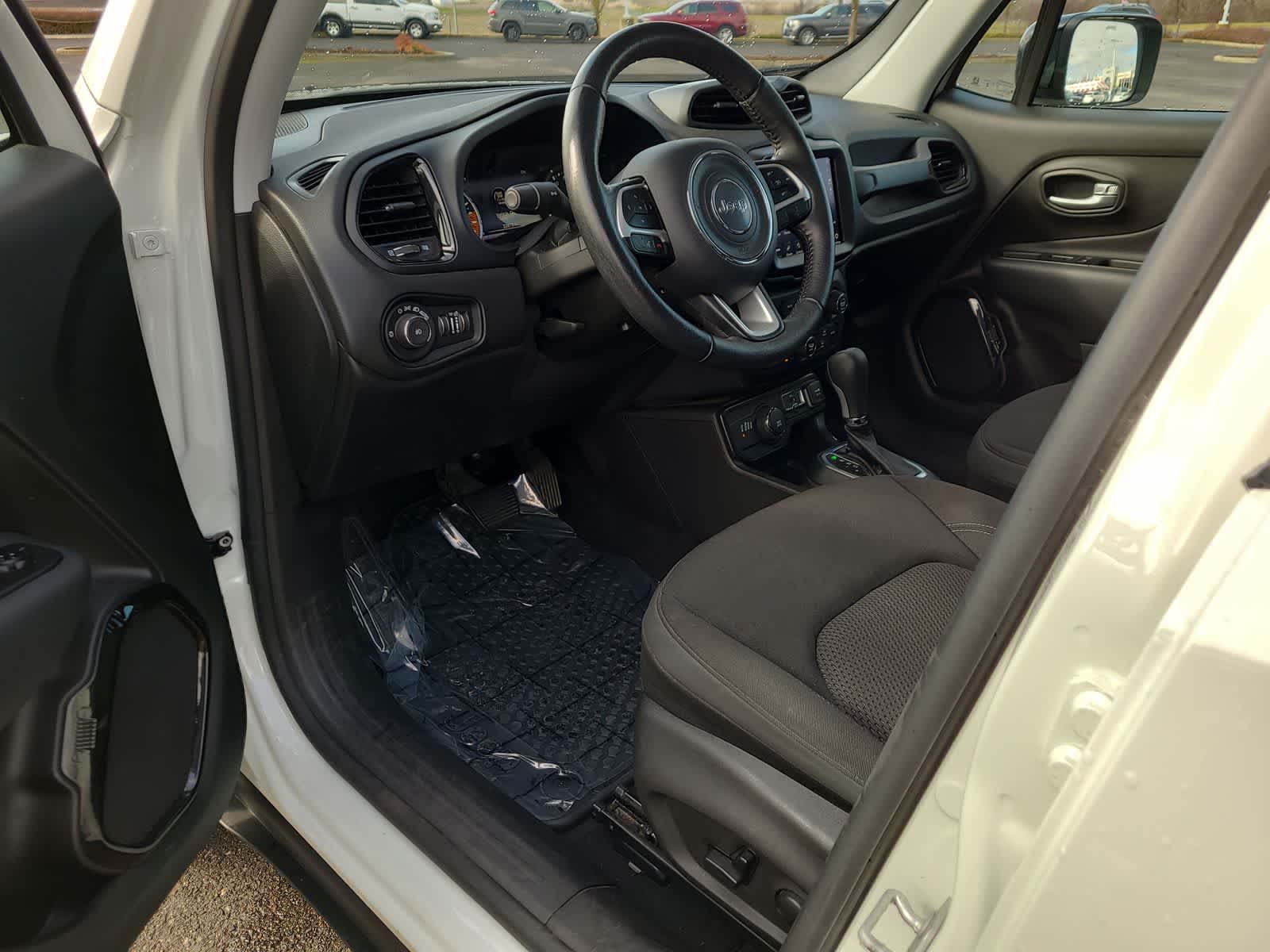 Thumbnail: 2023 Jeep Renegade - 10