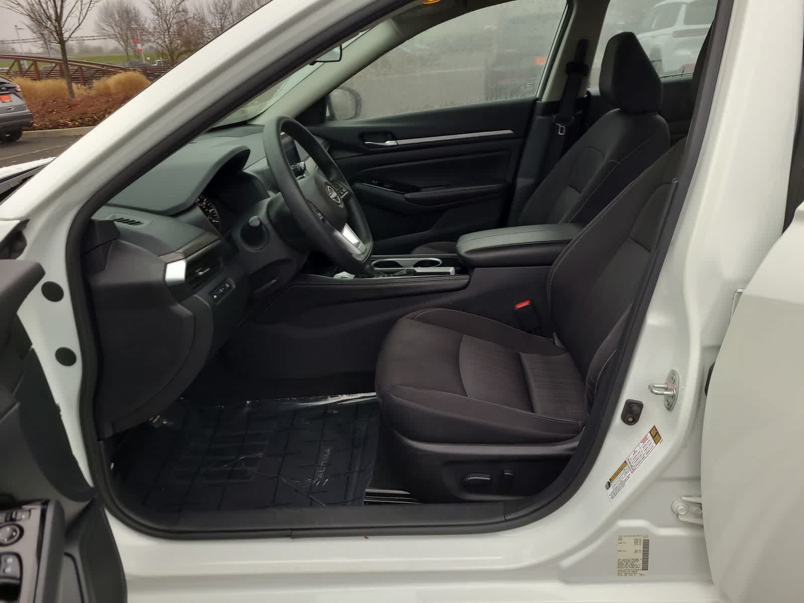 Thumbnail: 2023 Nissan Altima - 19