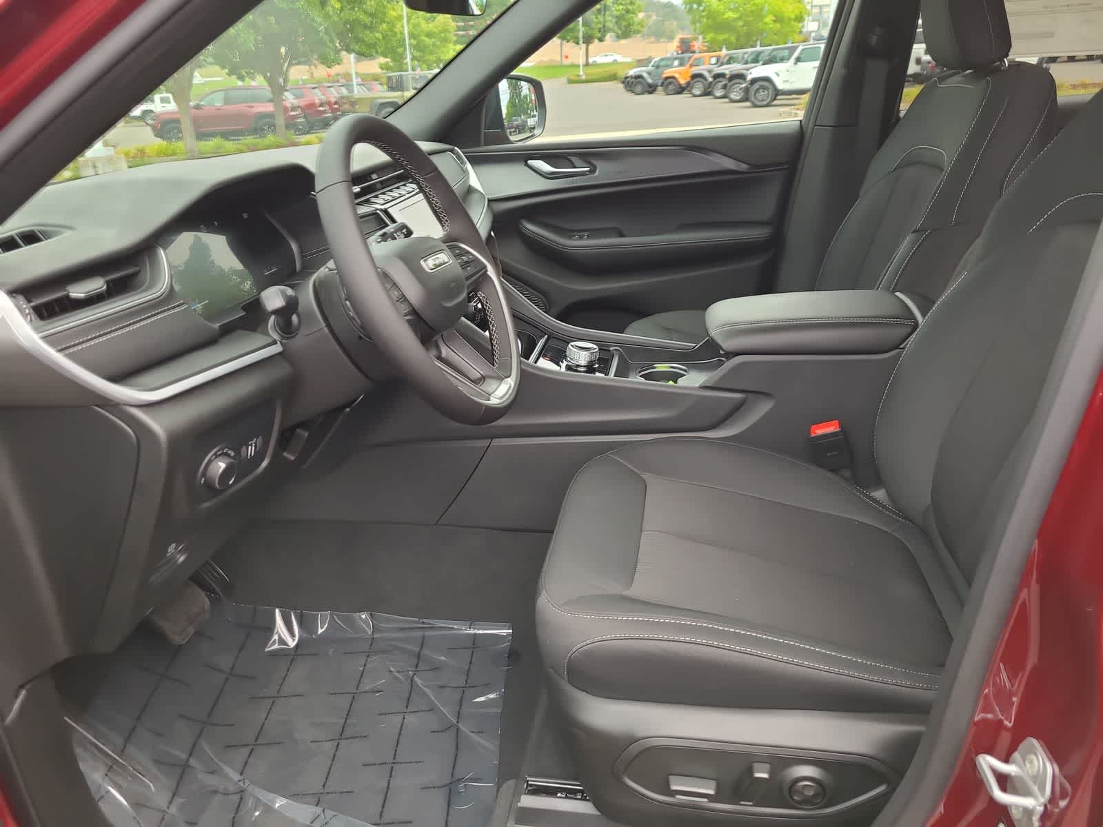 Thumbnail: 2025 Jeep Grand Cherokee - 19