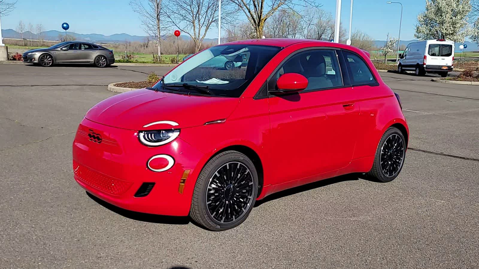 Thumbnail: 2024 Fiat 500e - 4