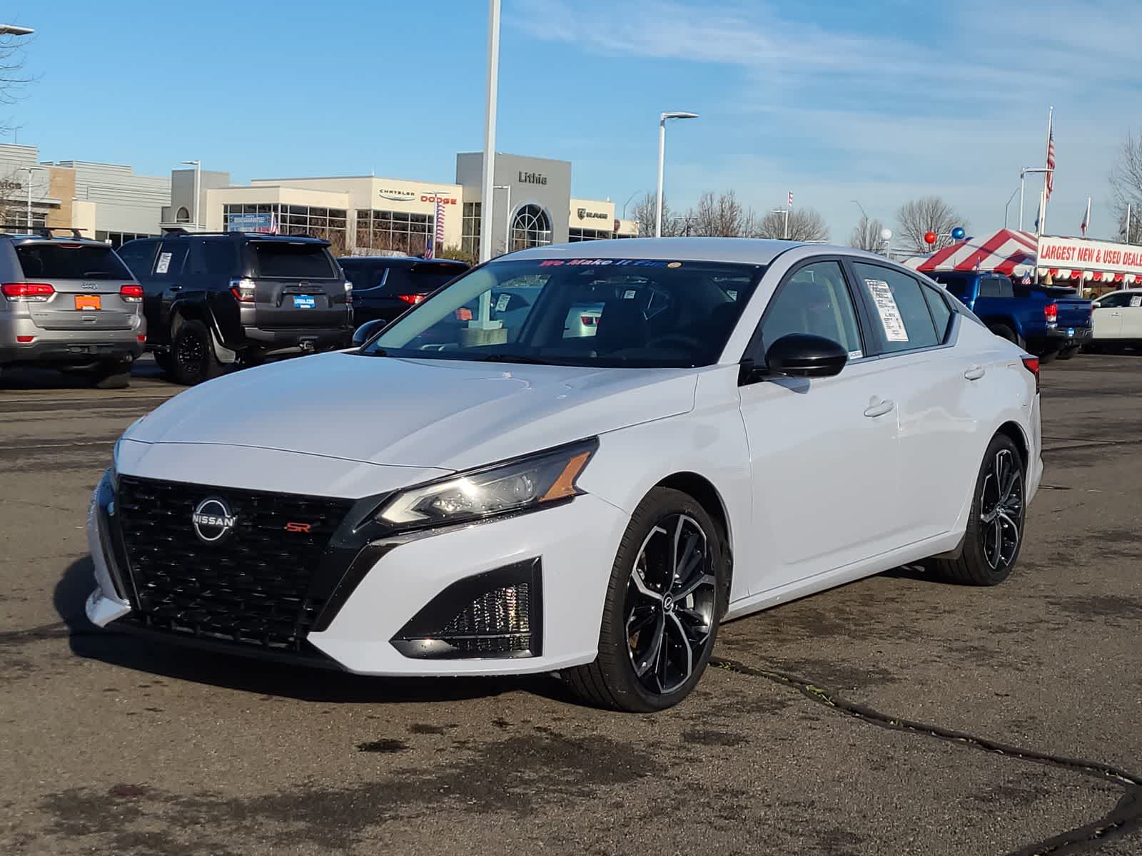 2023 Nissan Altima SR's photo