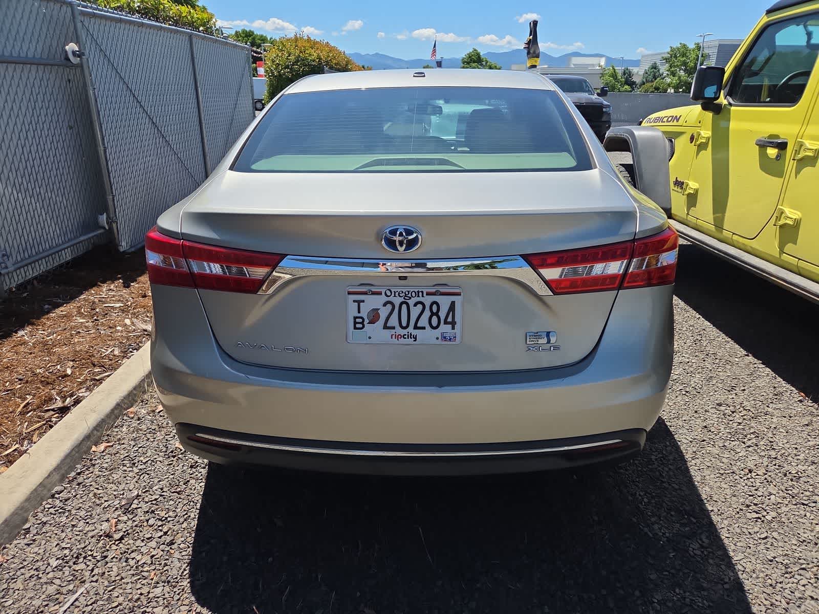 Thumbnail: 2013 Toyota Avalon - 4