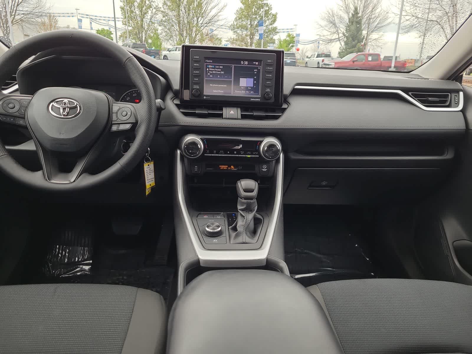 Thumbnail: 2022 Toyota RAV4 - 18