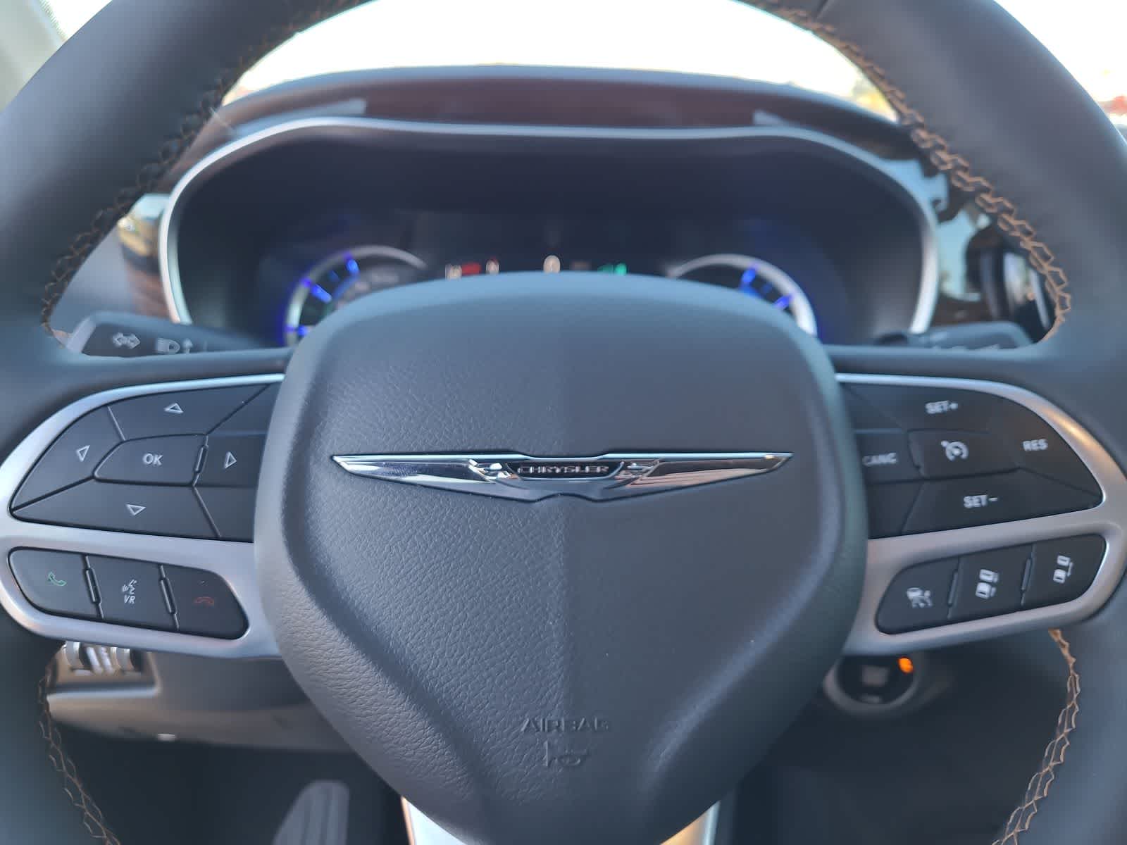 Thumbnail: 2023 Chrysler Pacifica - 23