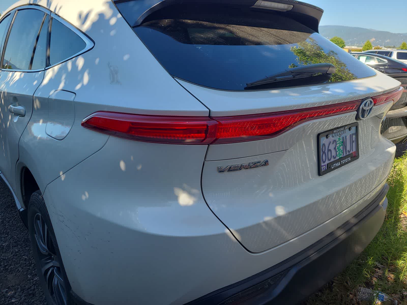 2021 Toyota Venza LE photo 4