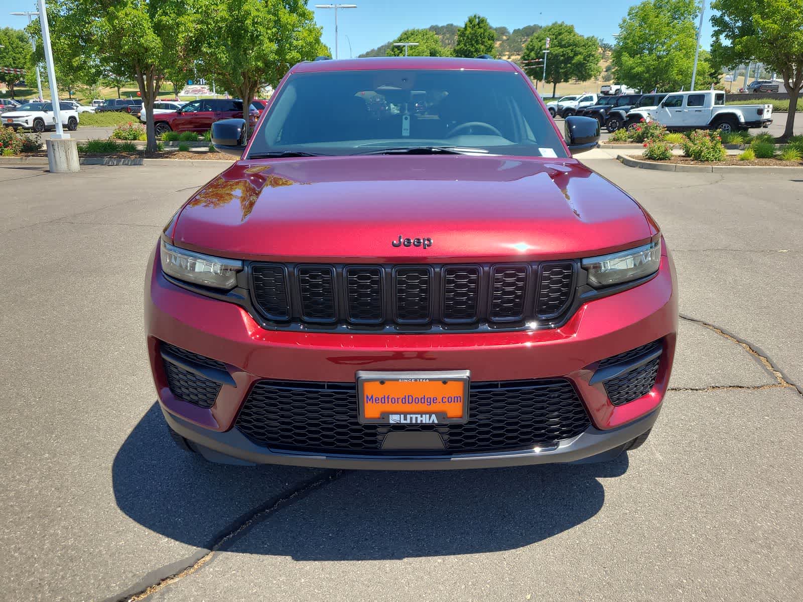 Thumbnail: 2025 Jeep Grand Cherokee - 14