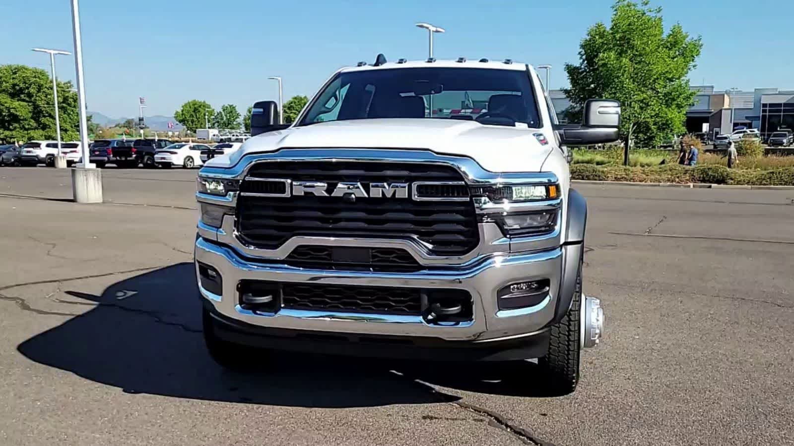 2025 Ram 5500 Tradesman photo 3