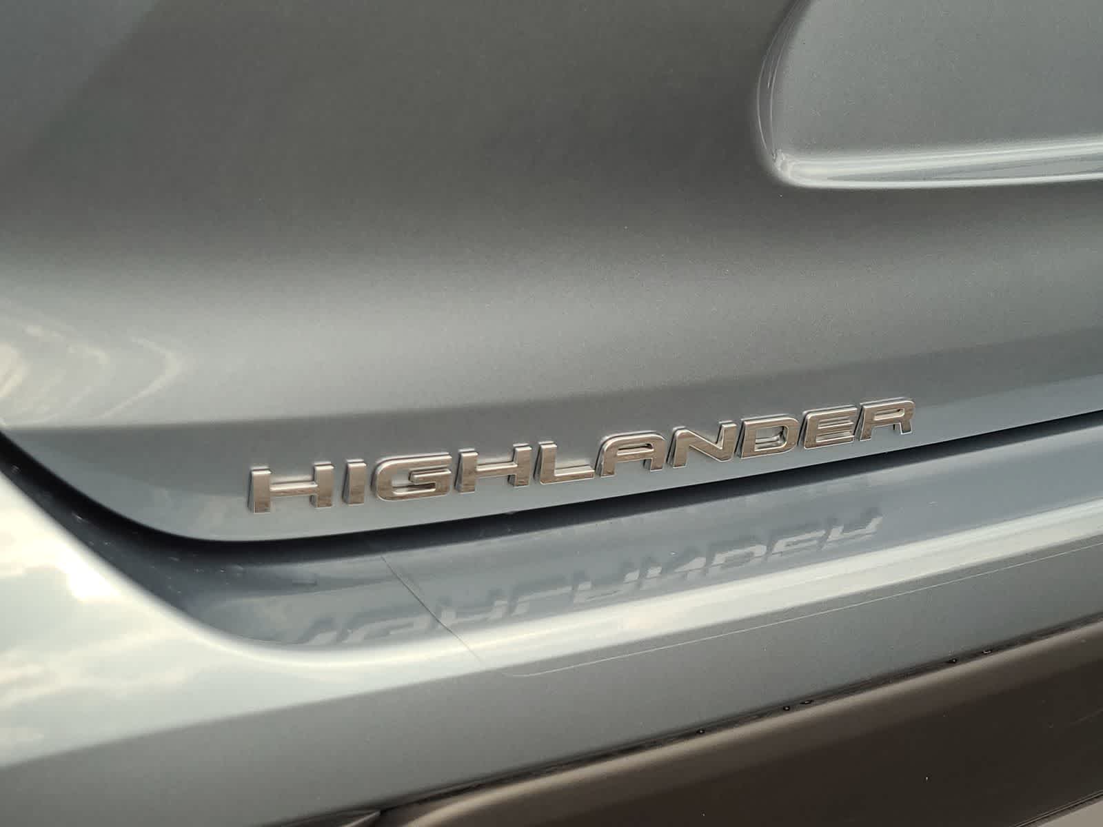 Thumbnail: 2022 Toyota Highlander - 15