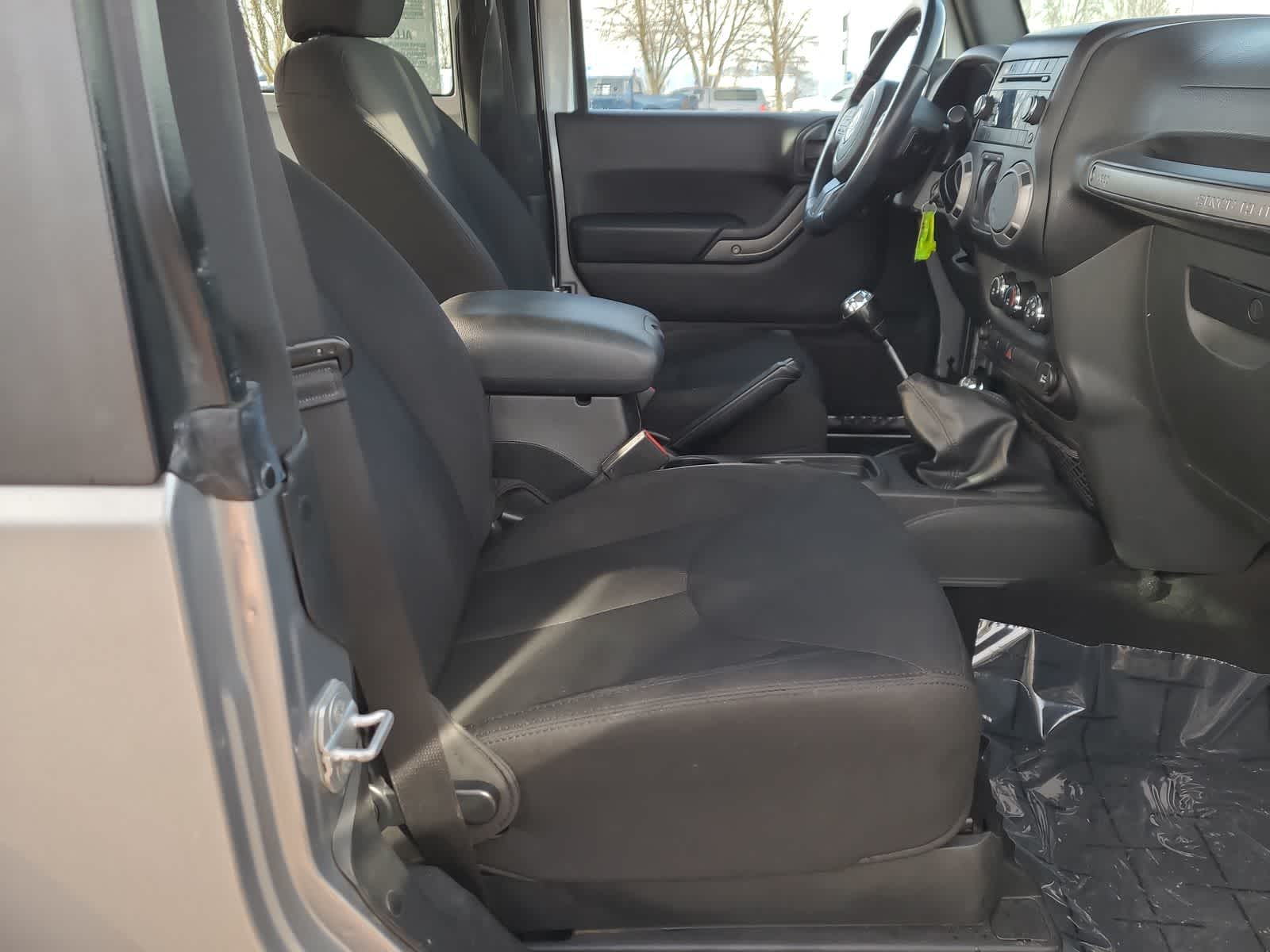 Thumbnail: 2015 Jeep Wrangler - 22