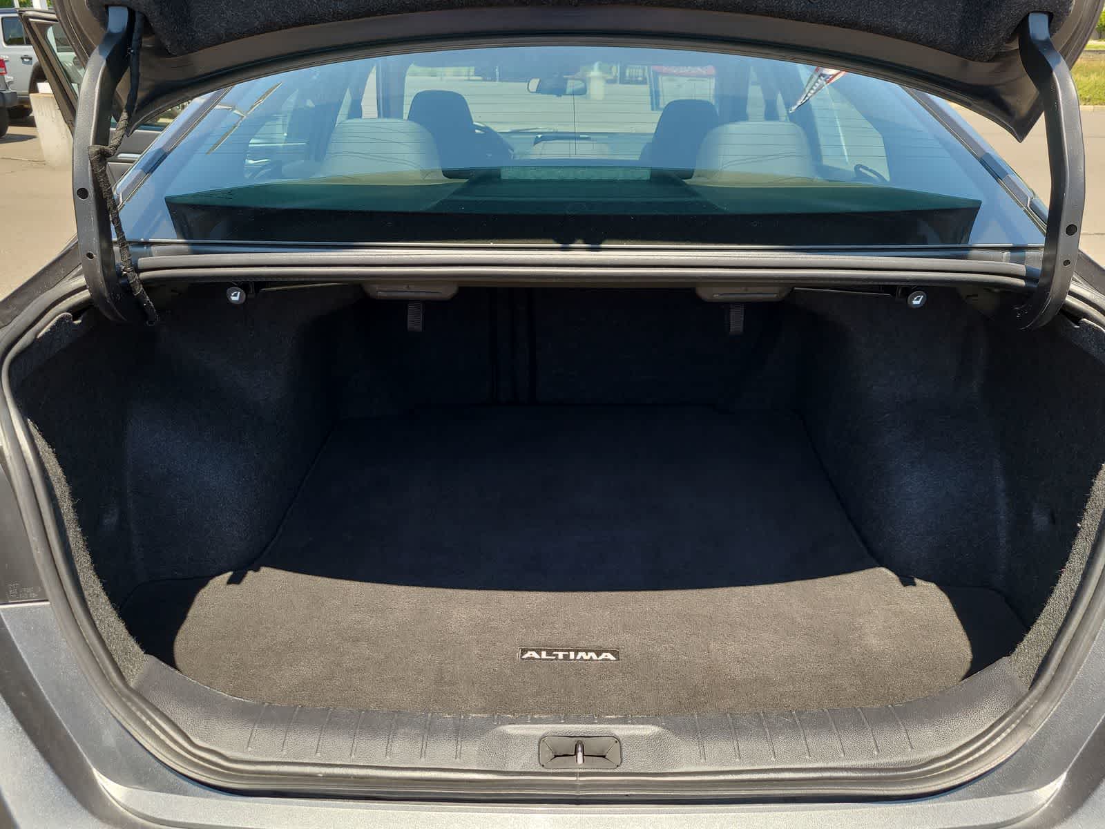 2023 Nissan Altima SV 27