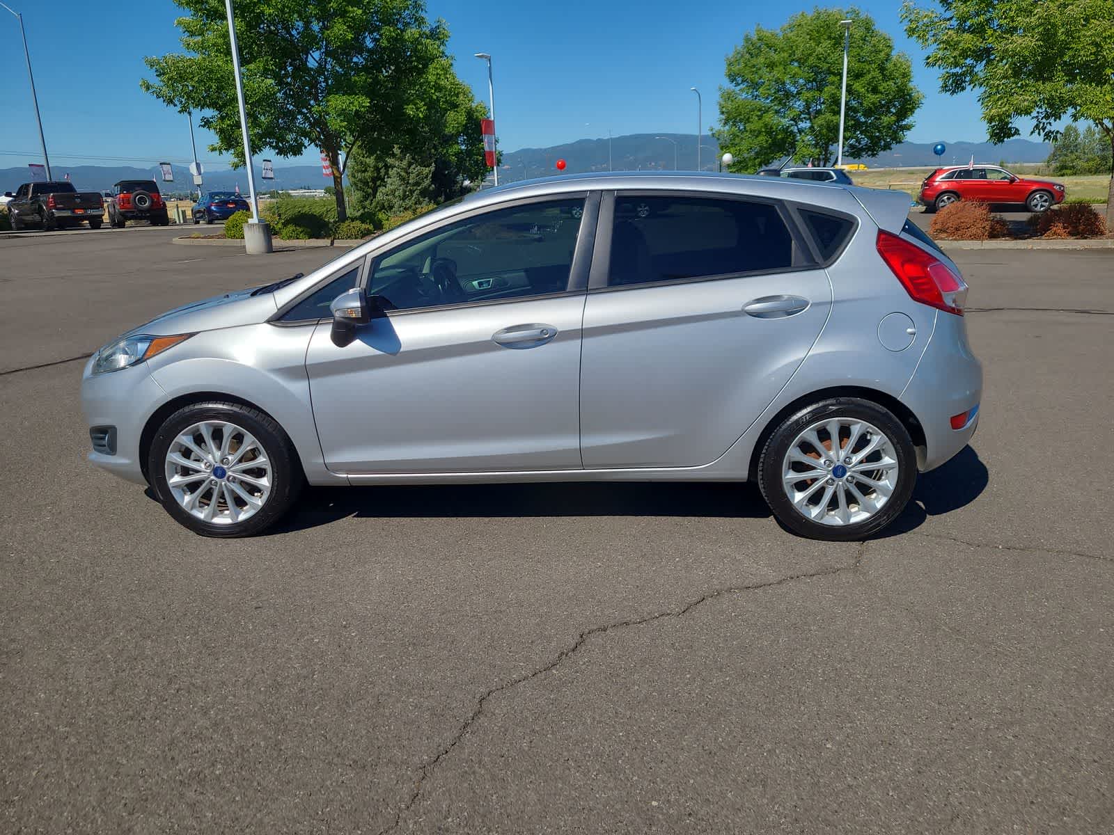 Thumbnail: 2014 Ford Fiesta - 11