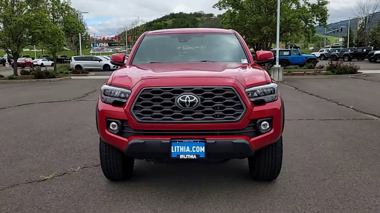Thumbnail: 2022 Toyota Tacoma - 3