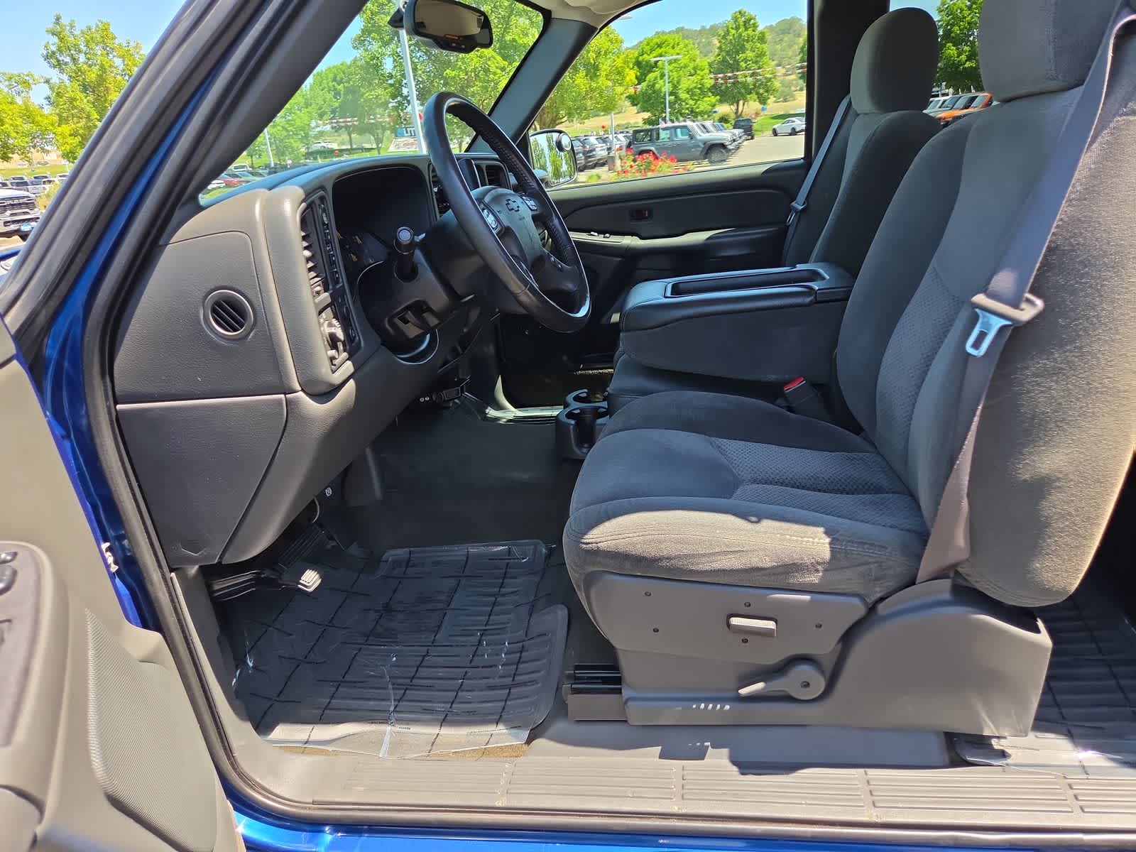 Thumbnail: 2004 Chevrolet Silverado 1500 - 19