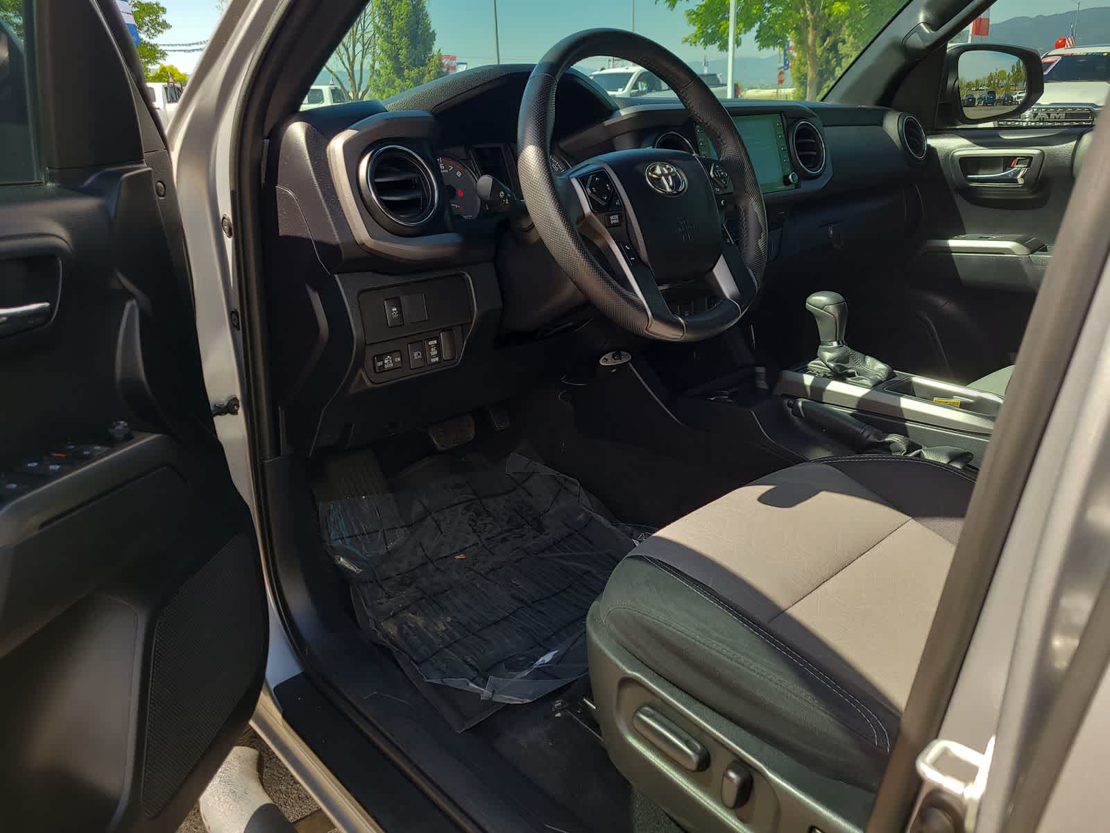 Thumbnail: 2021 Toyota Tacoma - 10