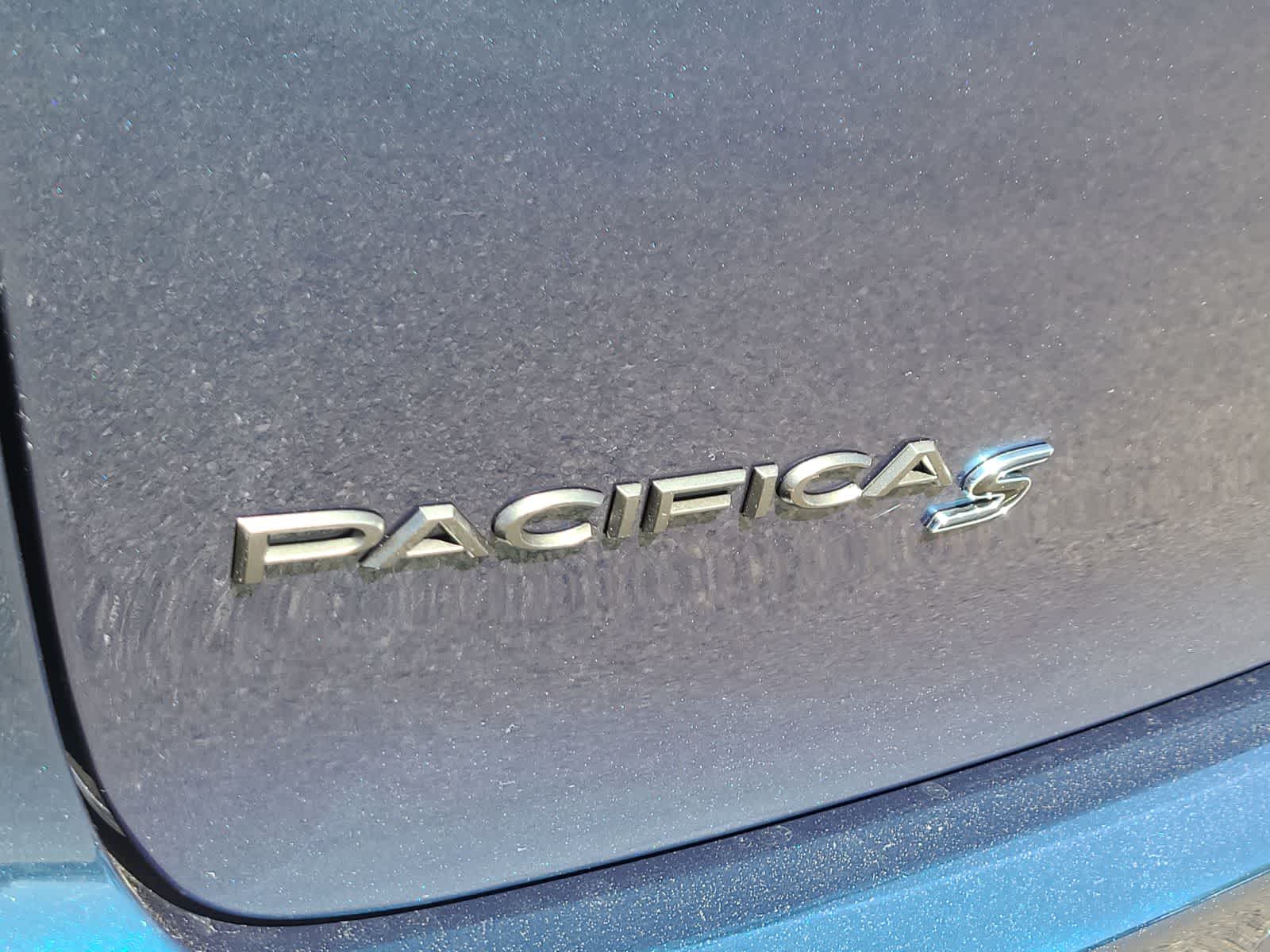 Thumbnail: 2025 Chrysler Pacifica - 15