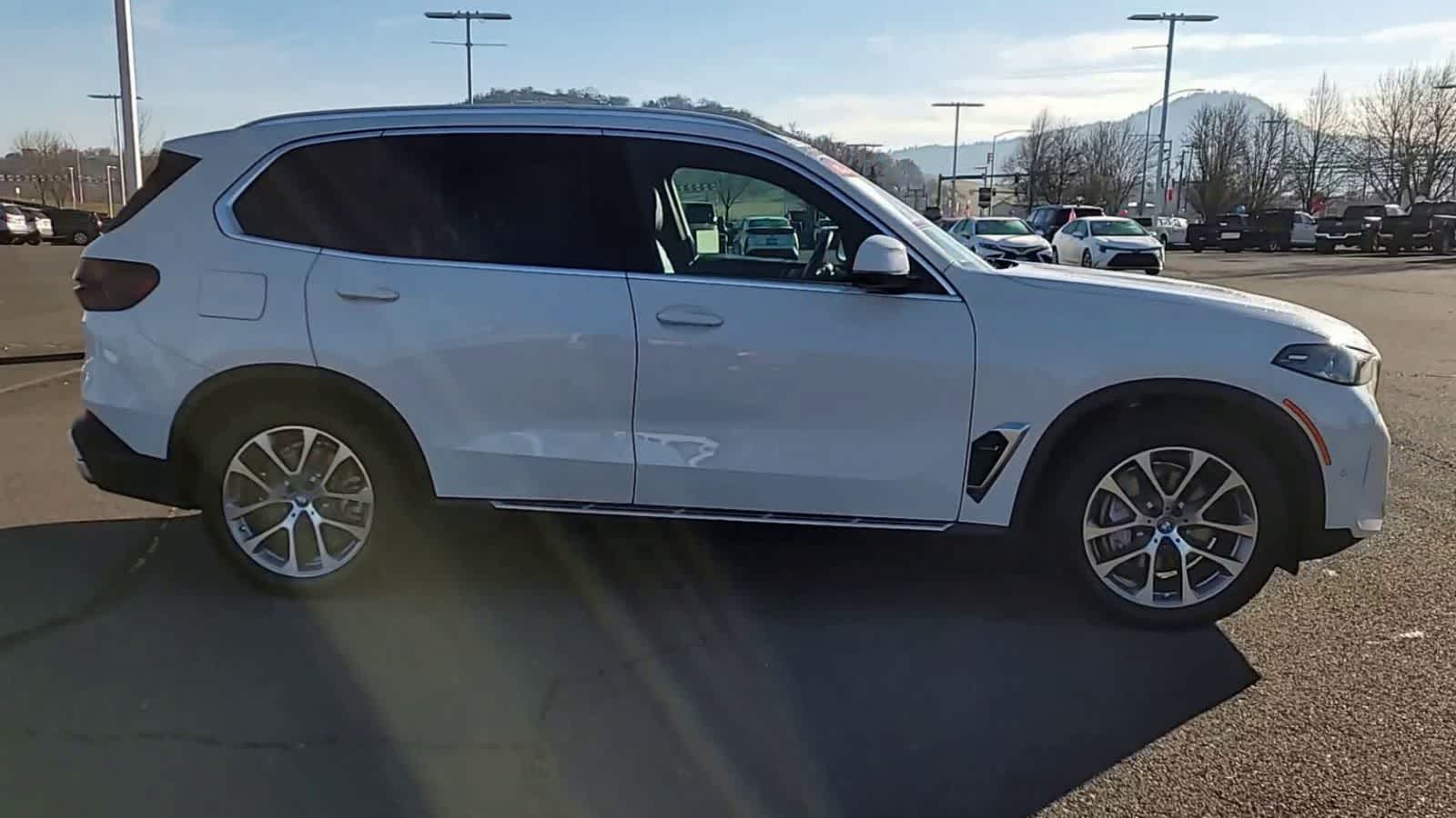 Thumbnail: 2024 BMW X5 - 9