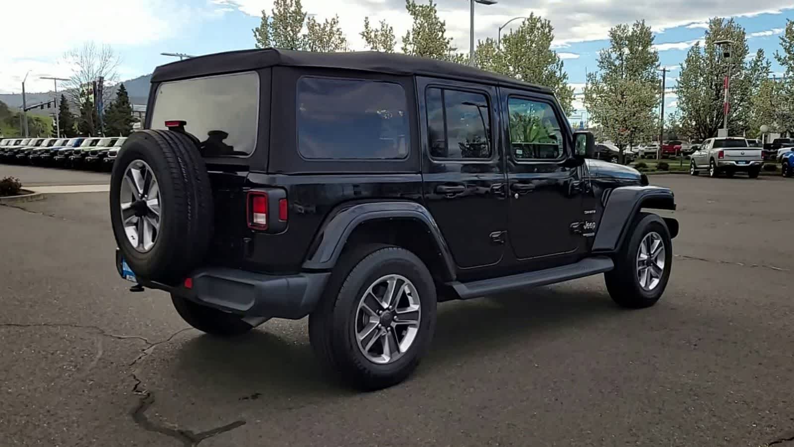 Thumbnail: 2022 Jeep Wrangler - 8