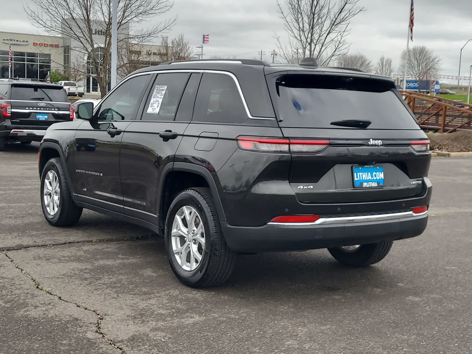 Thumbnail: 2024 Jeep Grand Cherokee - 12