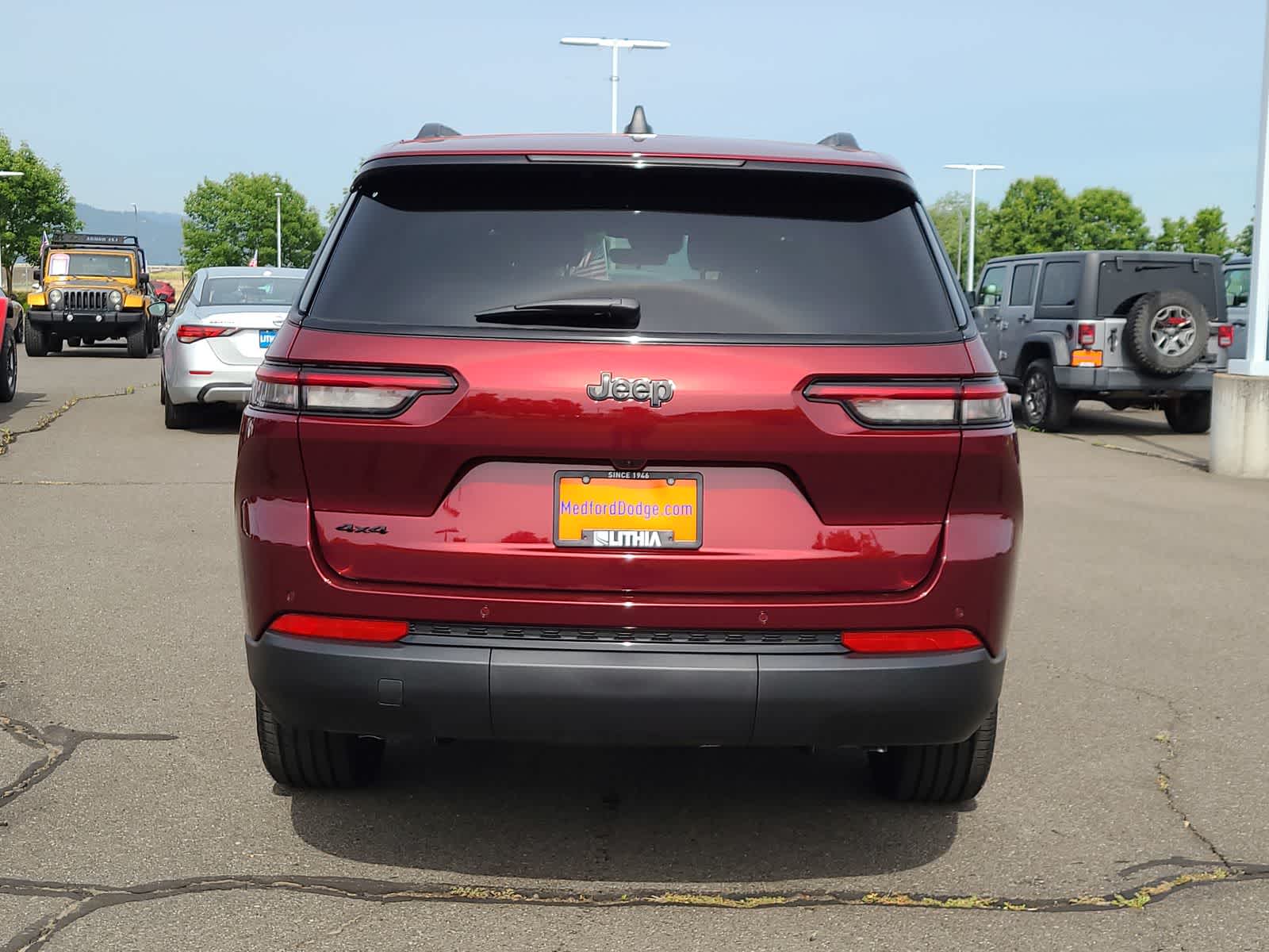 Thumbnail: 2025 Jeep Grand Cherokee - 13